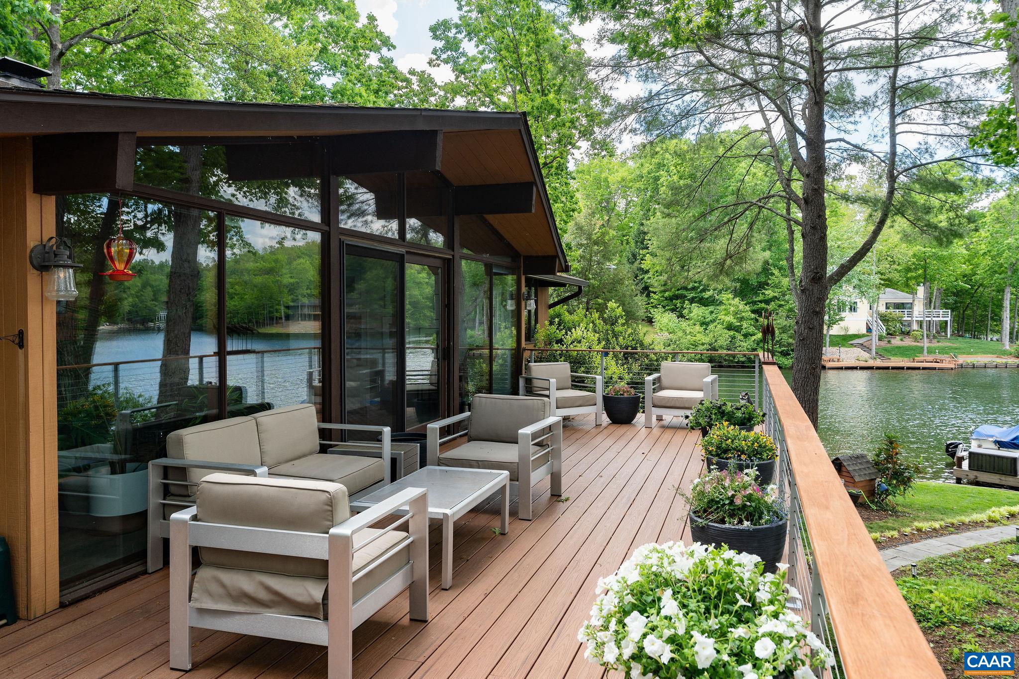 LAKE MONTICELLO - Residential