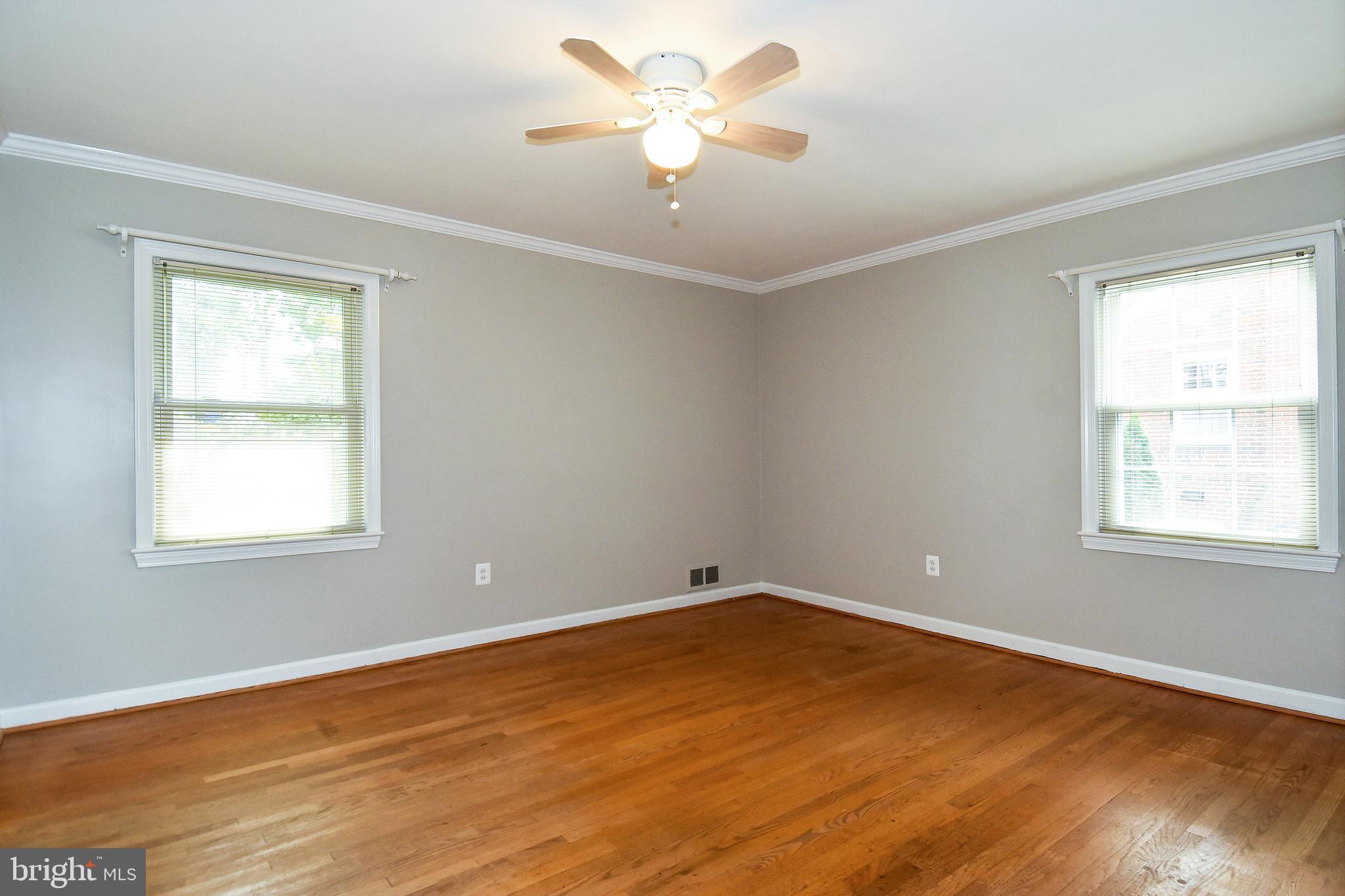 GOLF CLUB MANOR - Residential Lease