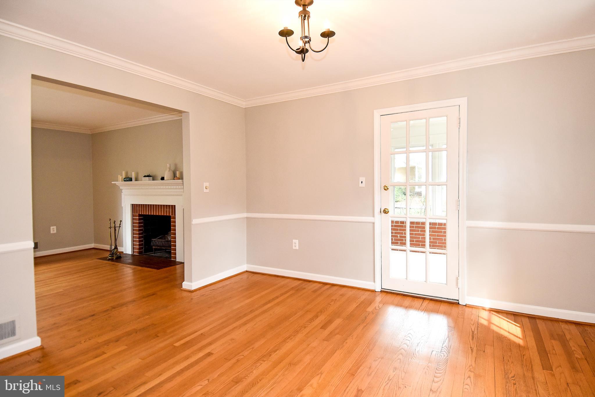 GOLF CLUB MANOR - Residential Lease