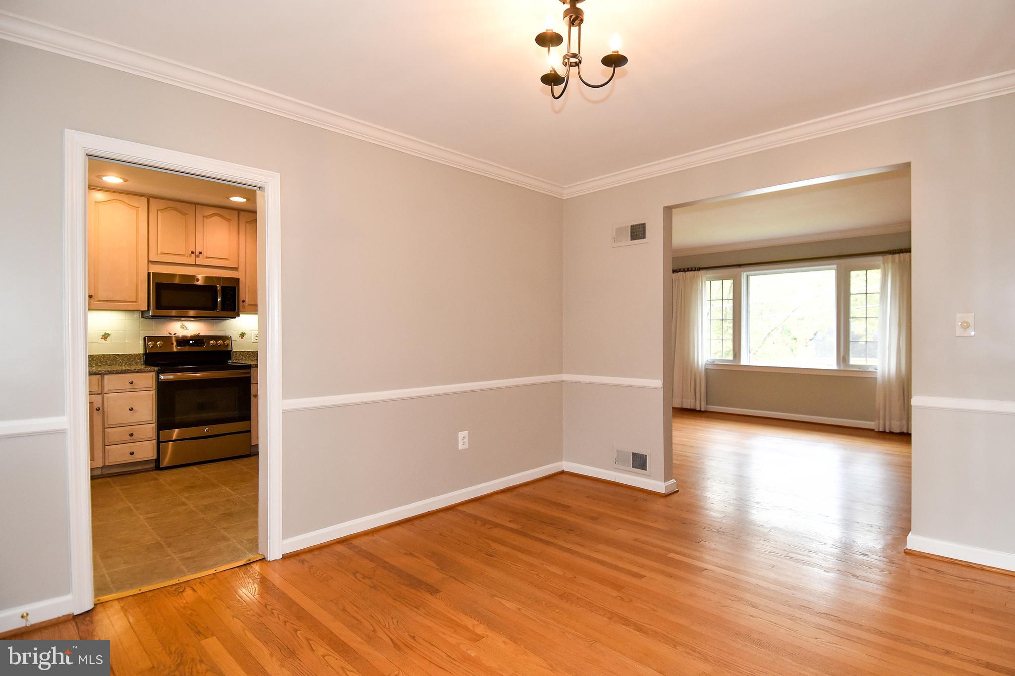 GOLF CLUB MANOR - Residential Lease