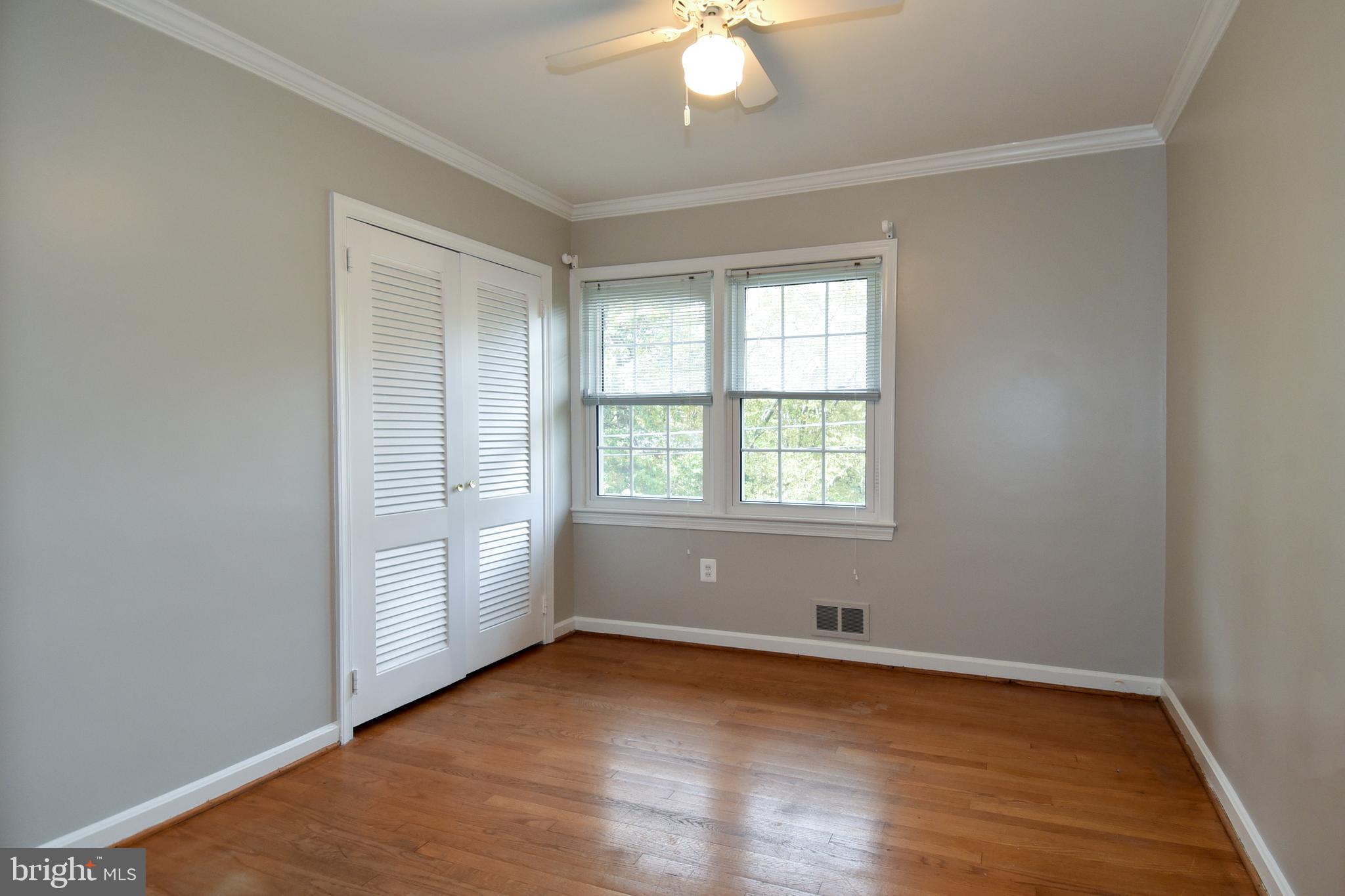 GOLF CLUB MANOR - Residential Lease