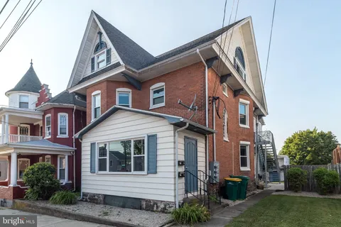 41 4th Street Unit A, Pennsburg, PA MLS: PAMC2137484