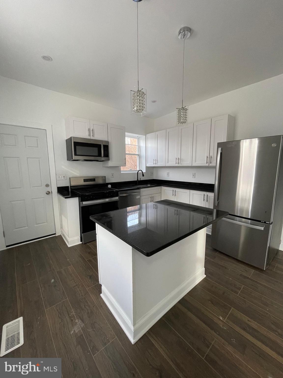 MIDTOWN EDMONDSON - Residential Lease