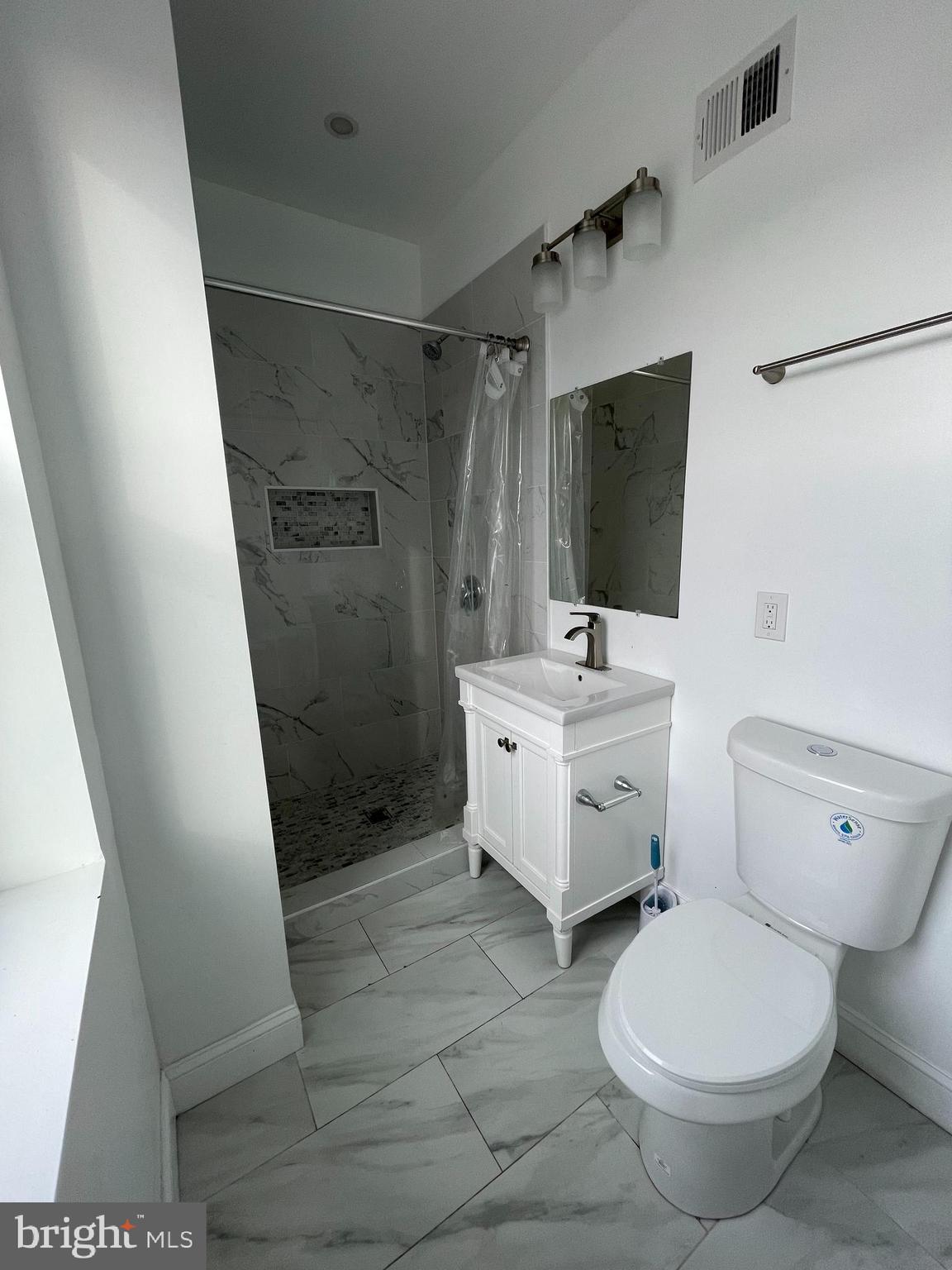 MIDTOWN EDMONDSON - Residential Lease