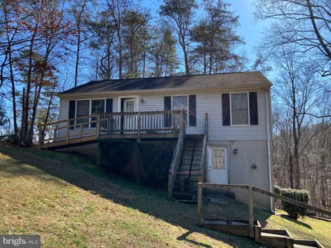 17020 Pine Springs Lane, Amissville, VA MLS: VACU2009842