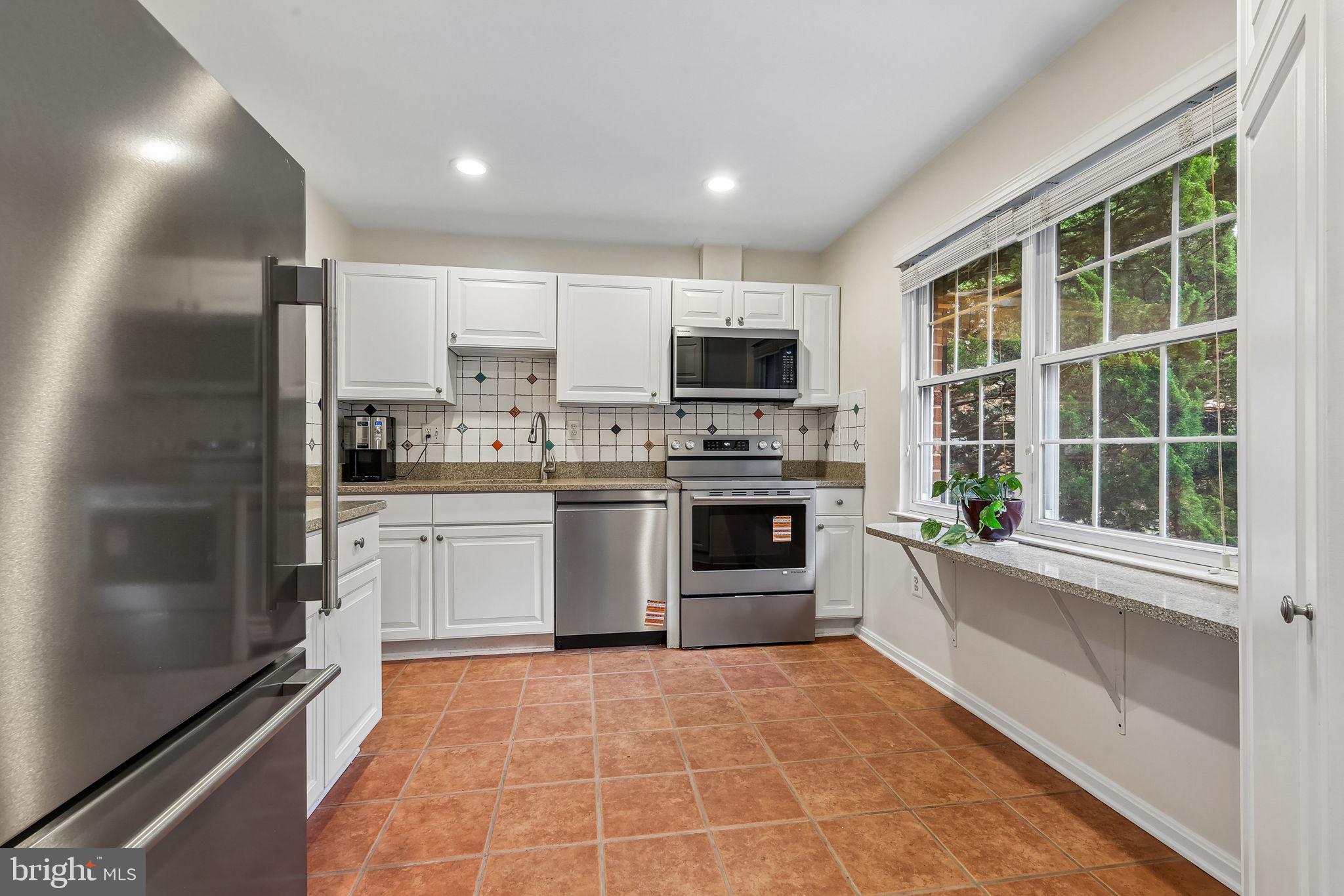 RESTON - Residential