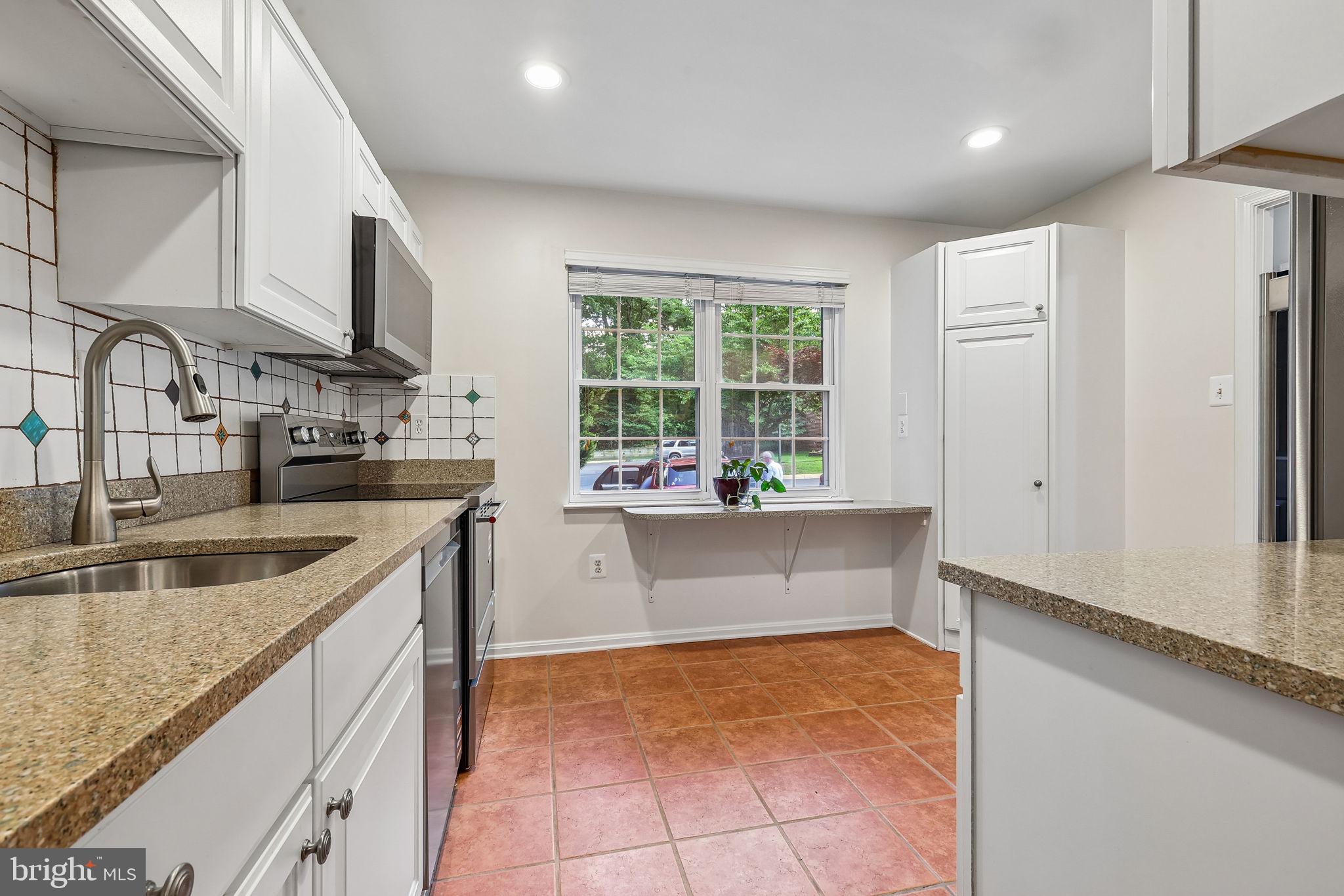 RESTON - Residential