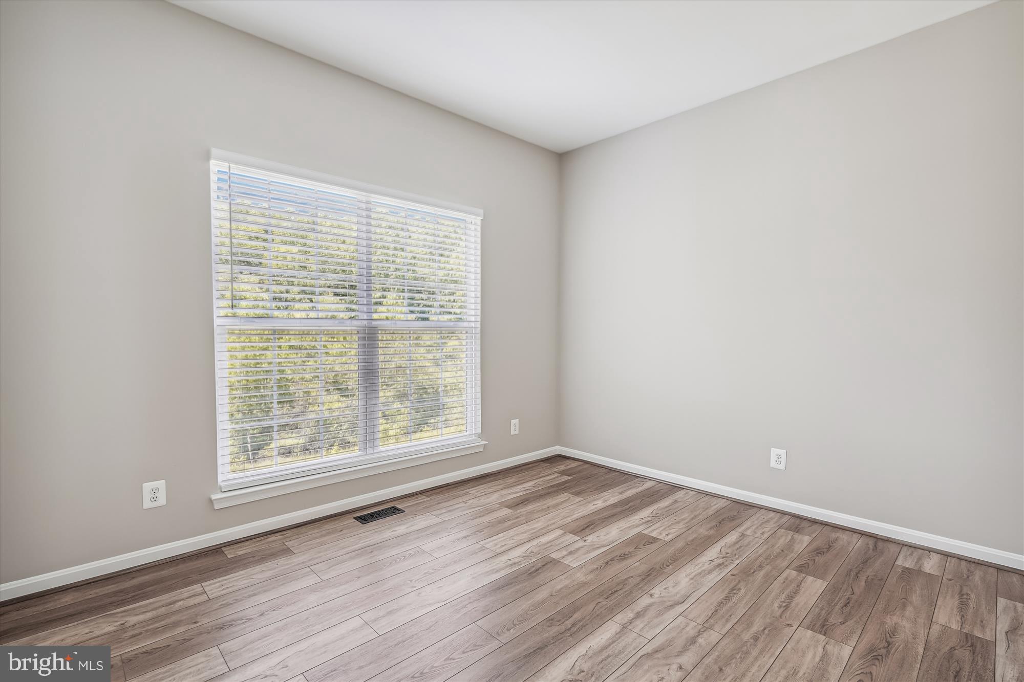 SOUTH BRIDGE - Residential Lease