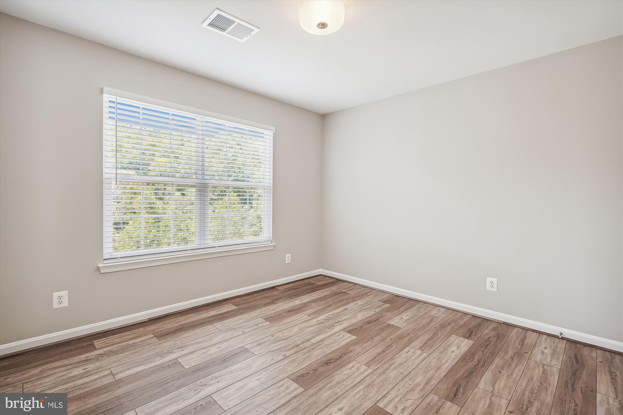 SOUTH BRIDGE - Residential Lease