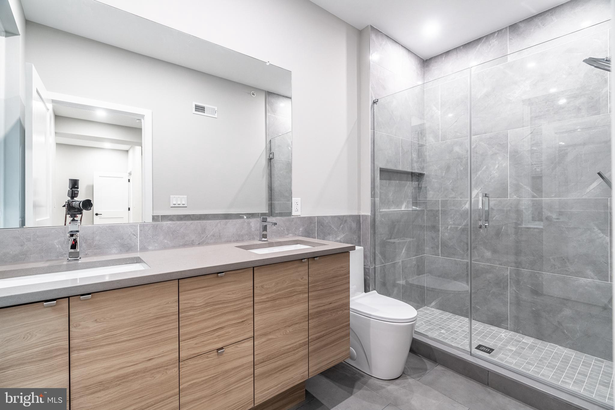 GRADUATE HOSPITAL - Residential Lease