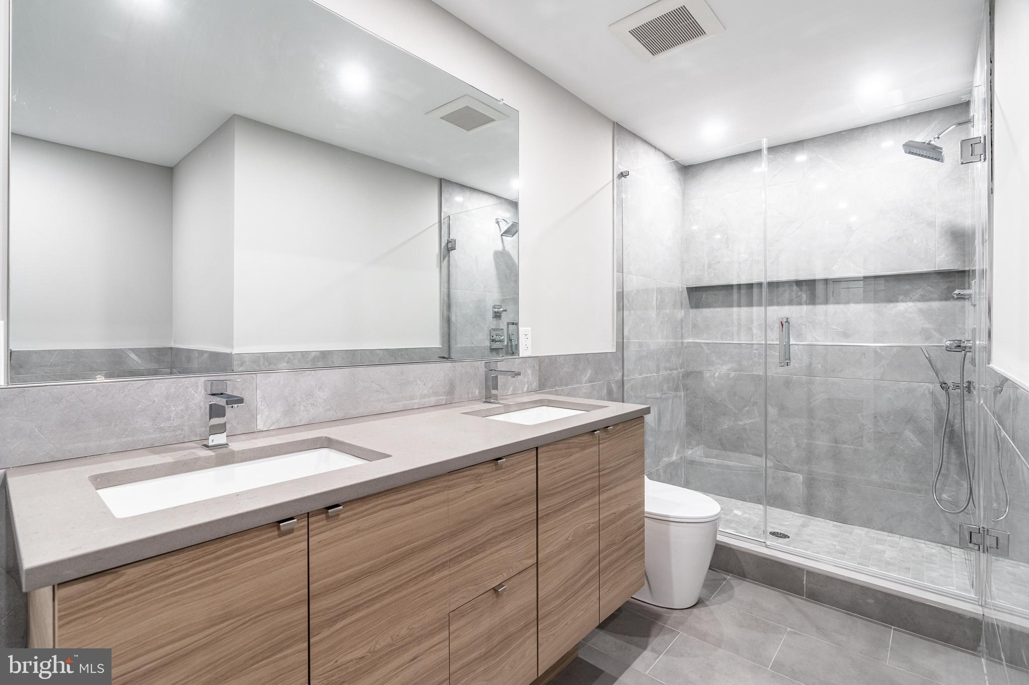 GRADUATE HOSPITAL - Residential Lease