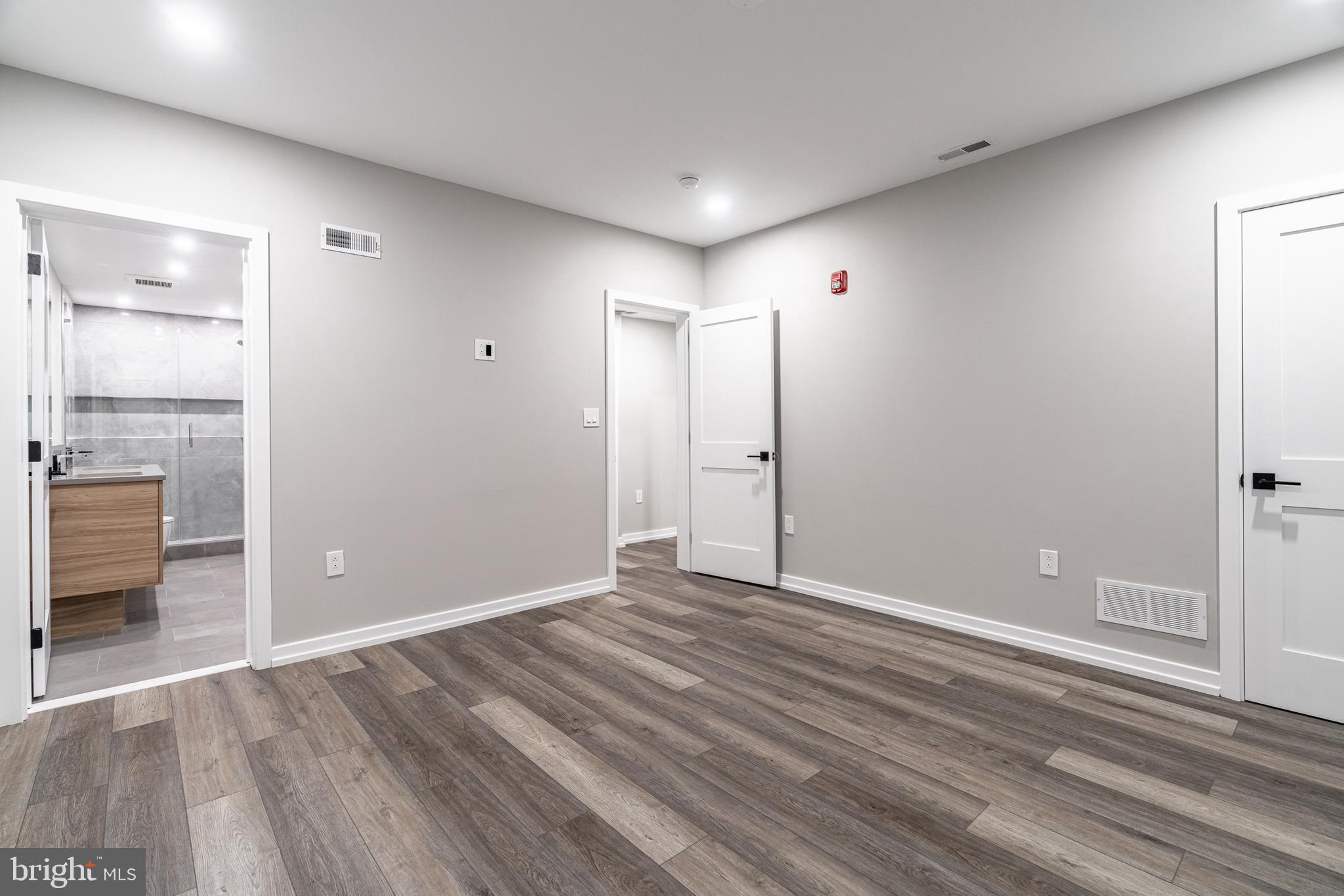 GRADUATE HOSPITAL - Residential Lease