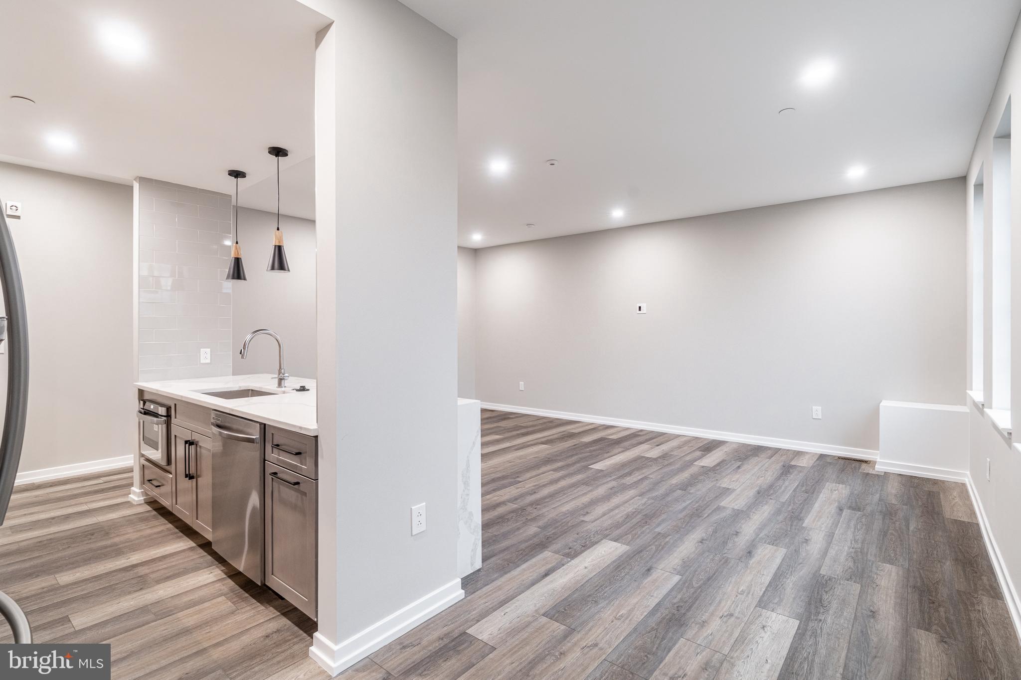 GRADUATE HOSPITAL - Residential Lease