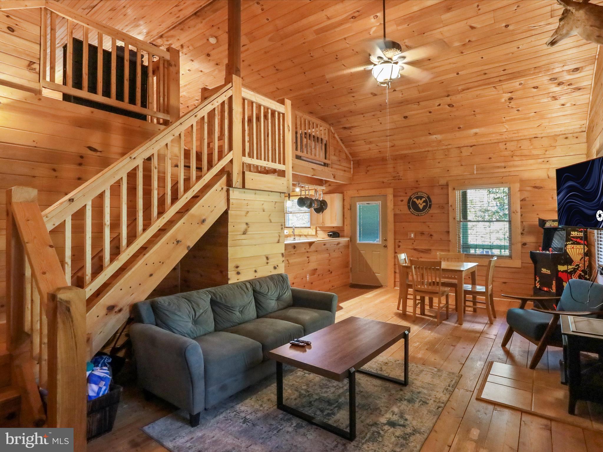 ROUSE MOUNTAIN - Residential