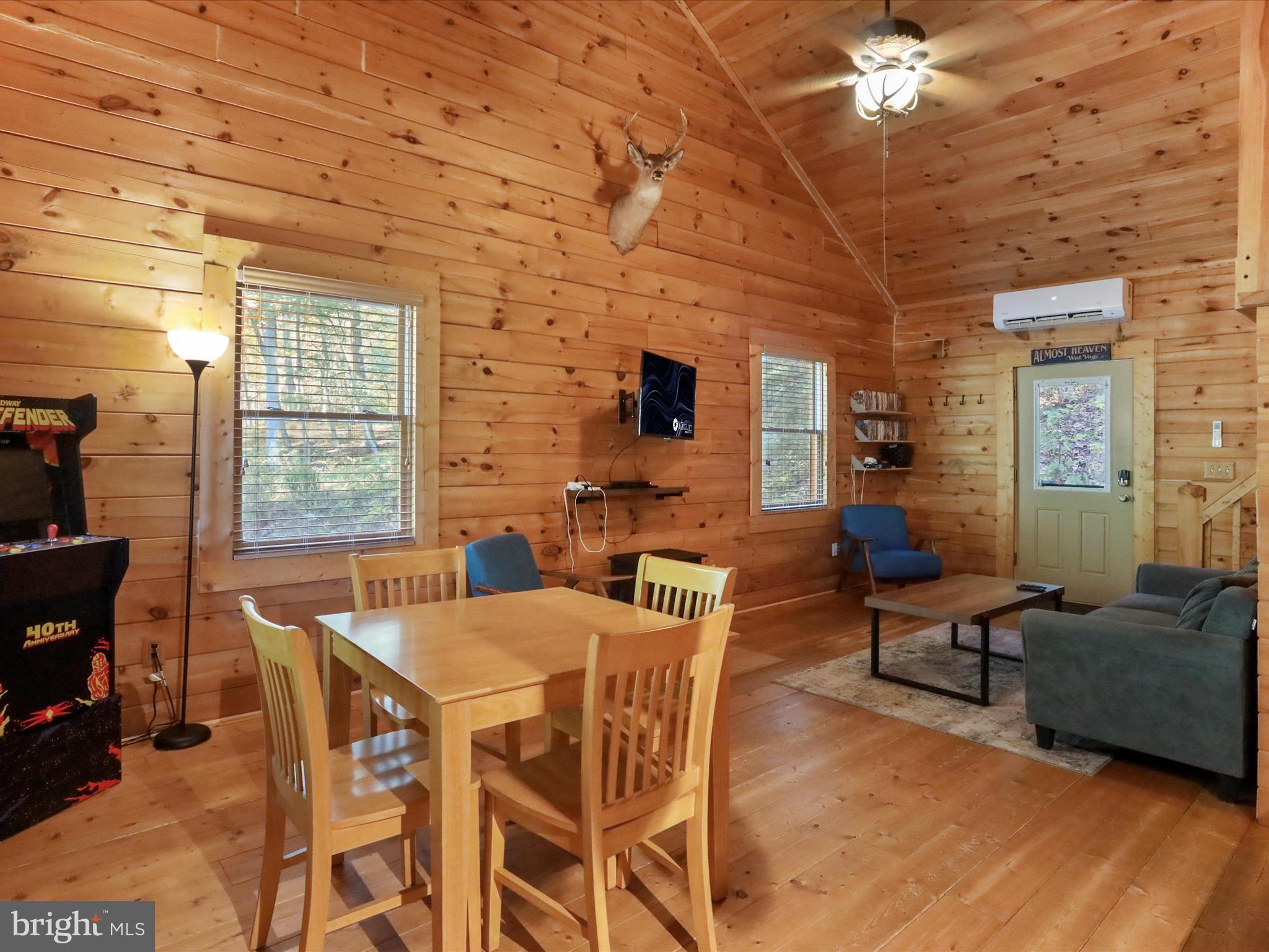 ROUSE MOUNTAIN - Residential