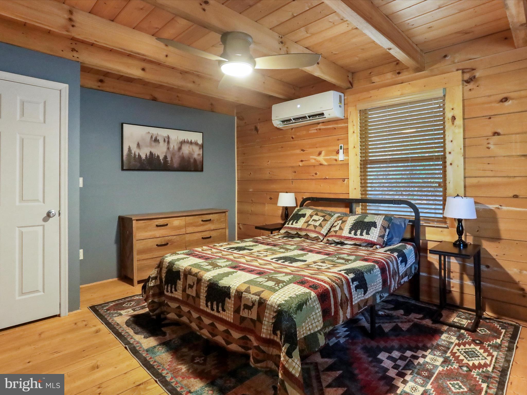 ROUSE MOUNTAIN - Residential