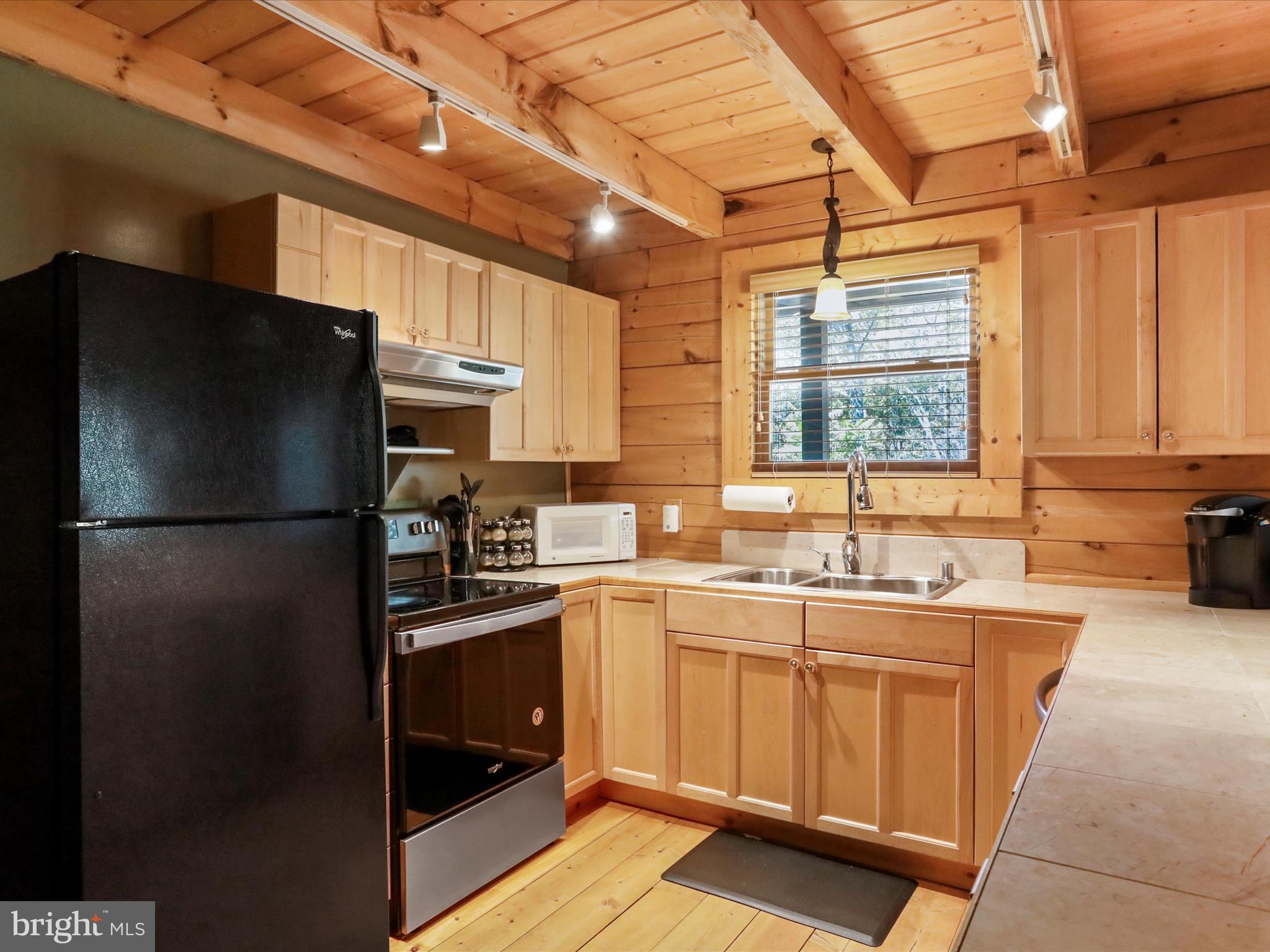 ROUSE MOUNTAIN - Residential