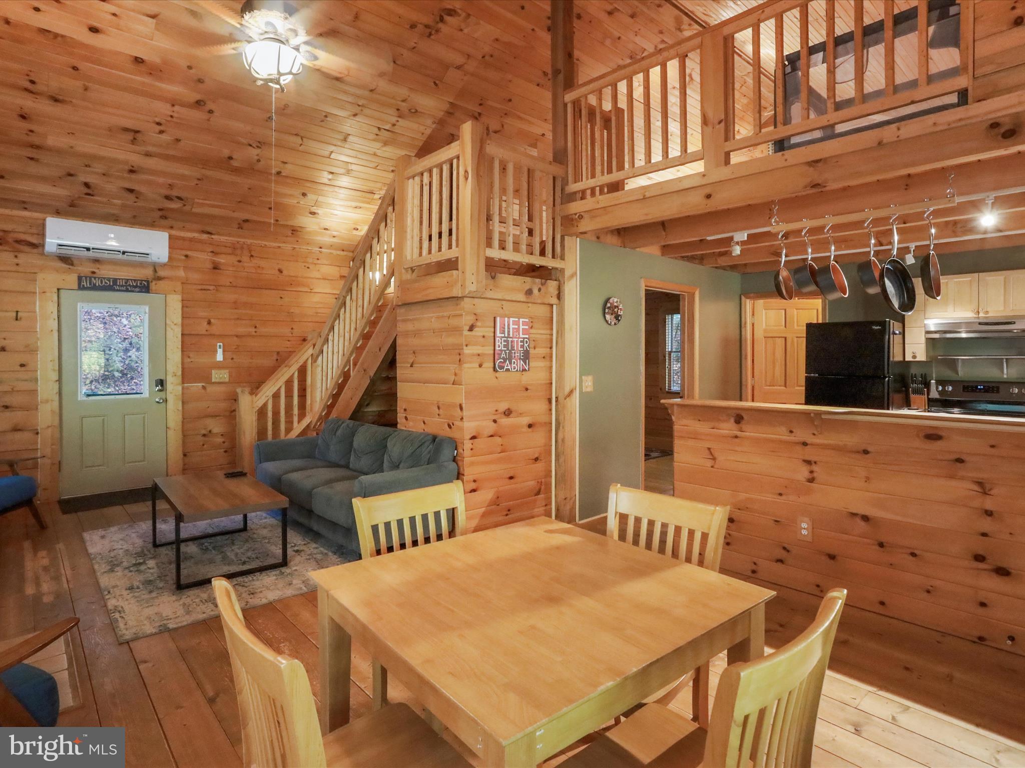 ROUSE MOUNTAIN - Residential