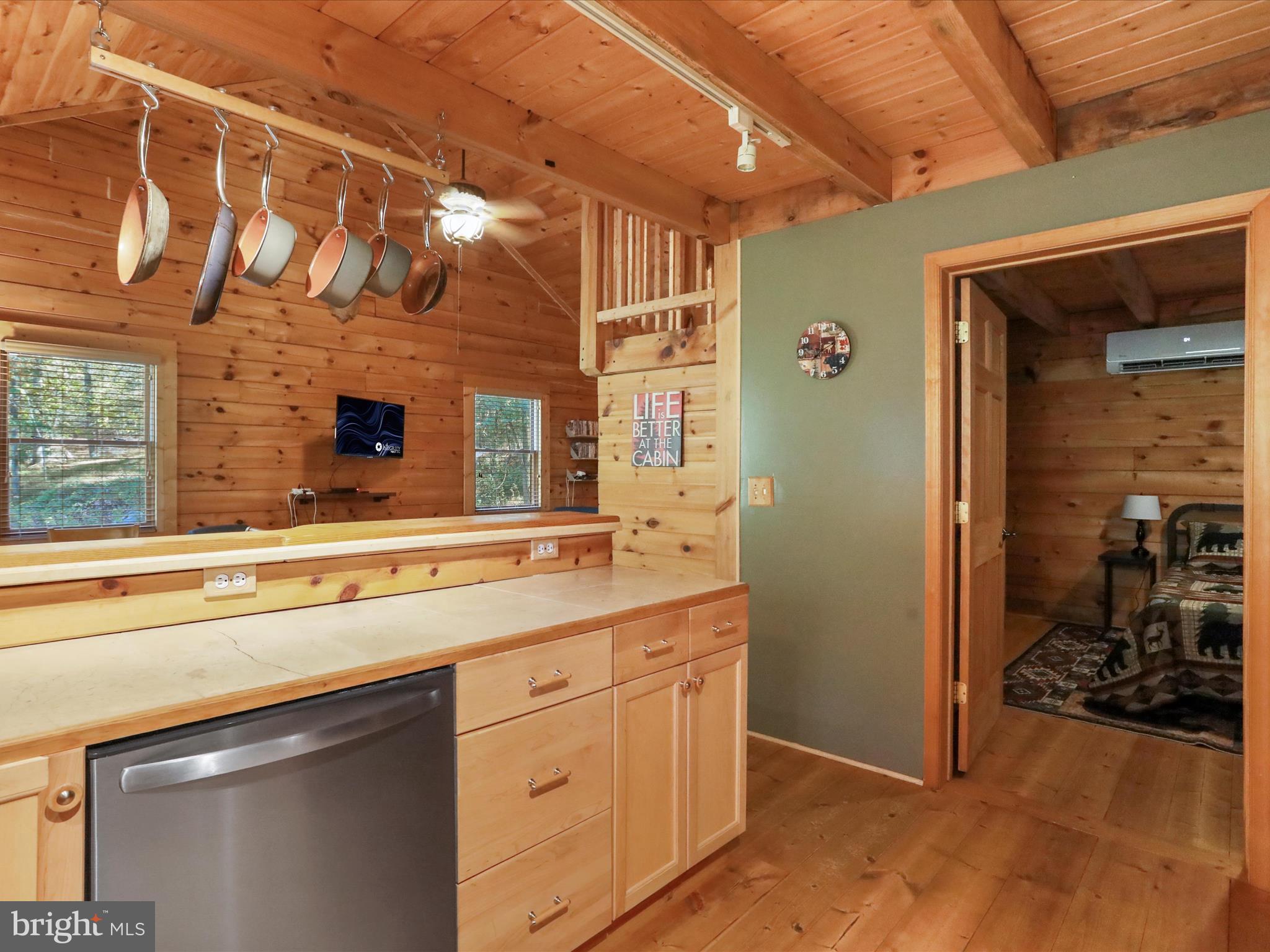 ROUSE MOUNTAIN - Residential