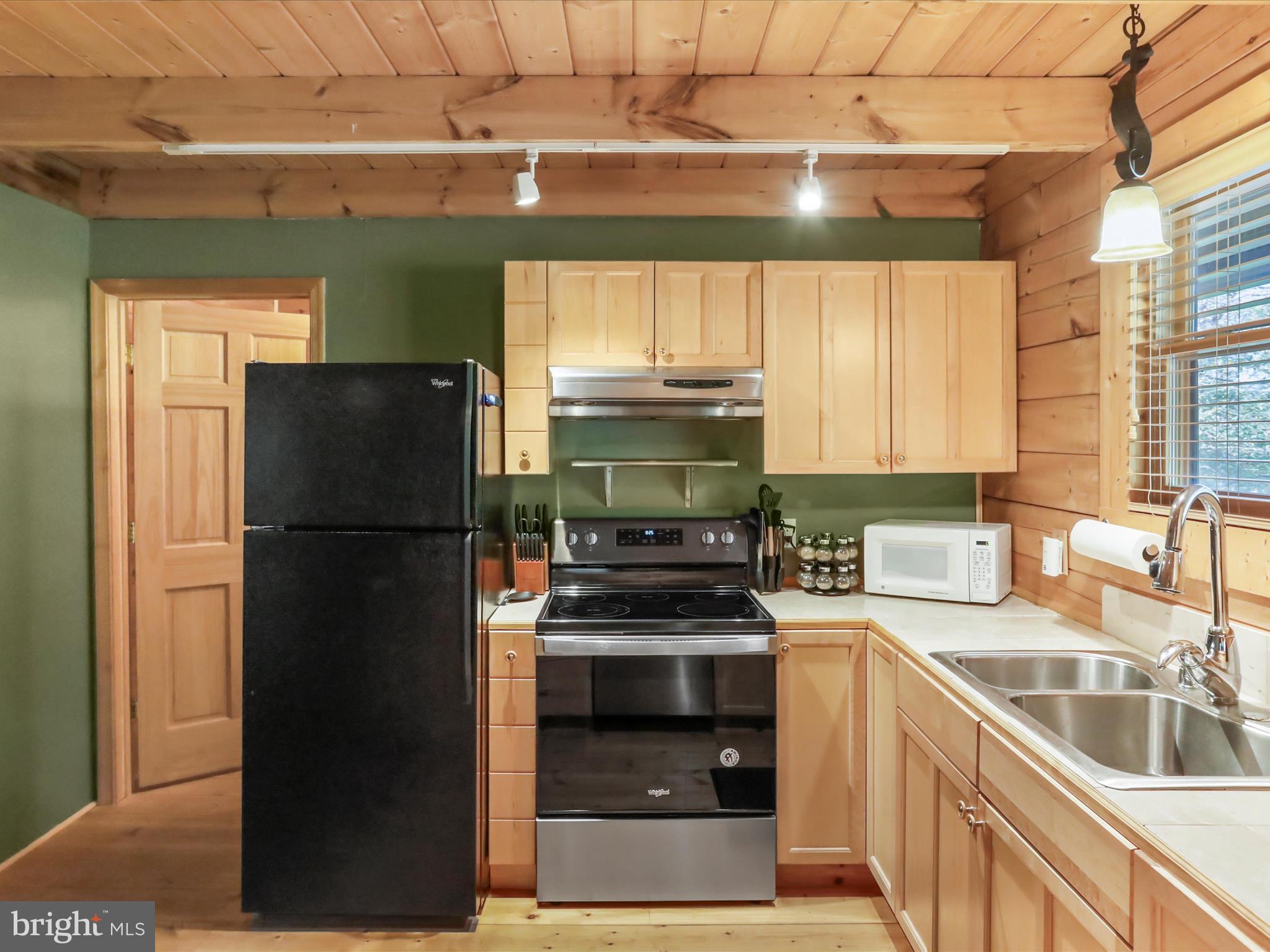 ROUSE MOUNTAIN - Residential