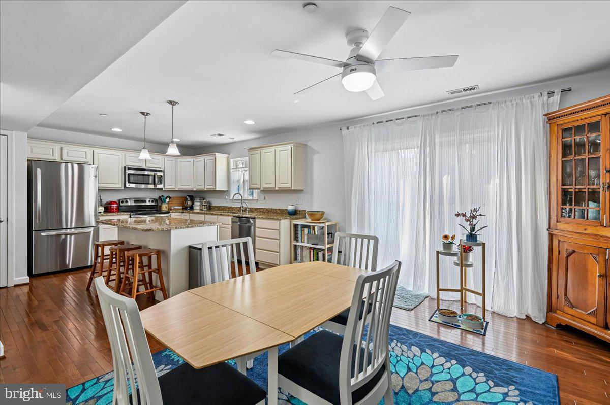 AVALON SHORES - Residential