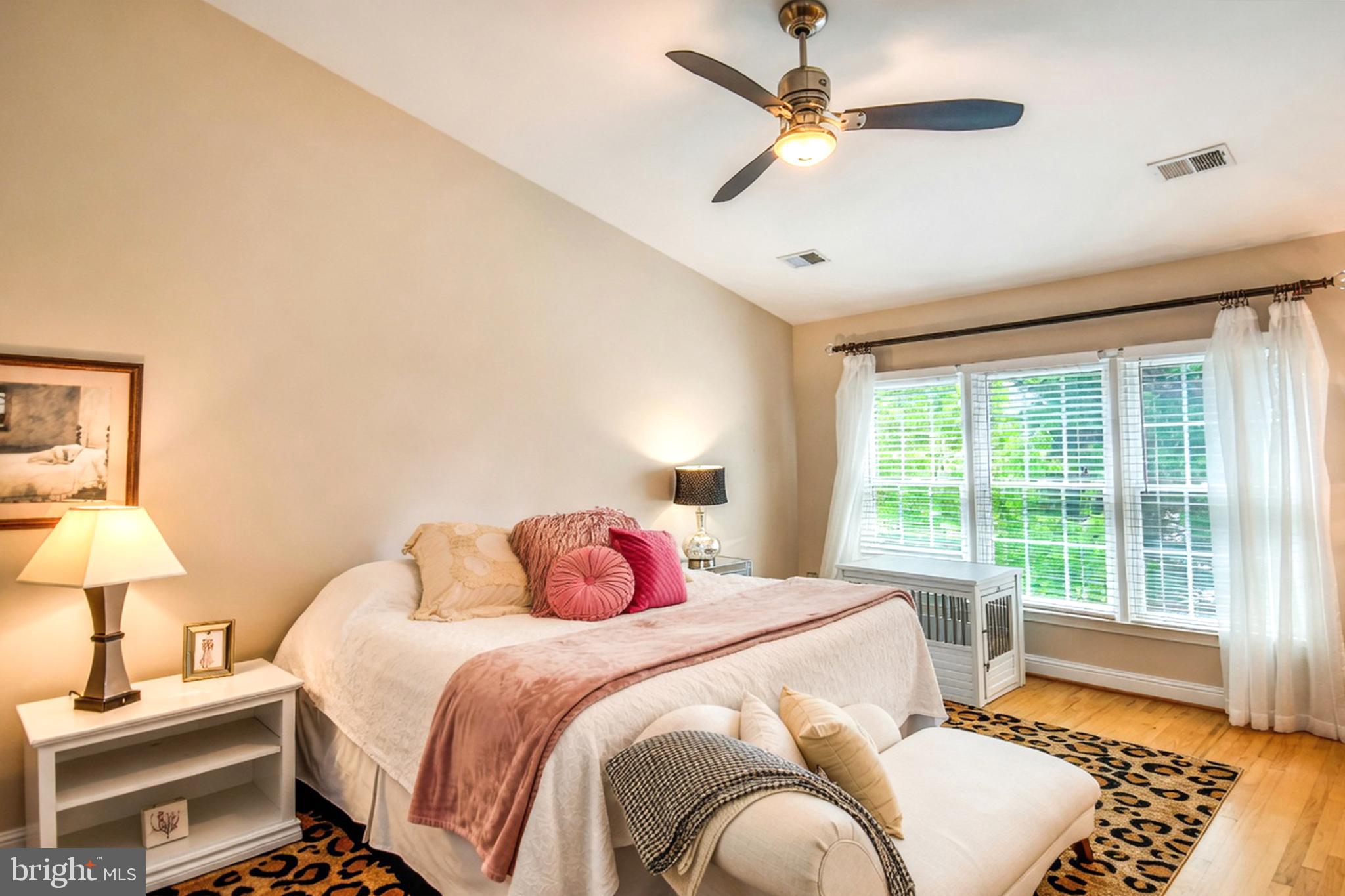 TOWER OAKS - Residential