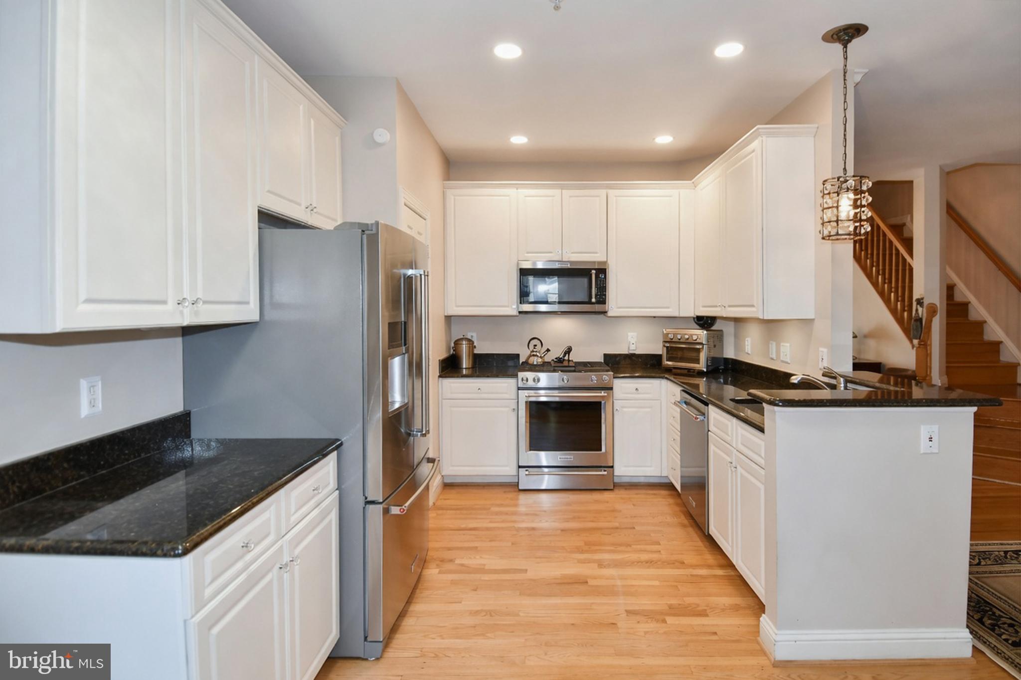 TOWER OAKS - Residential