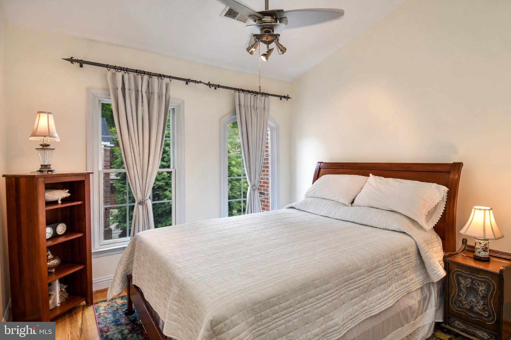 TOWER OAKS - Residential