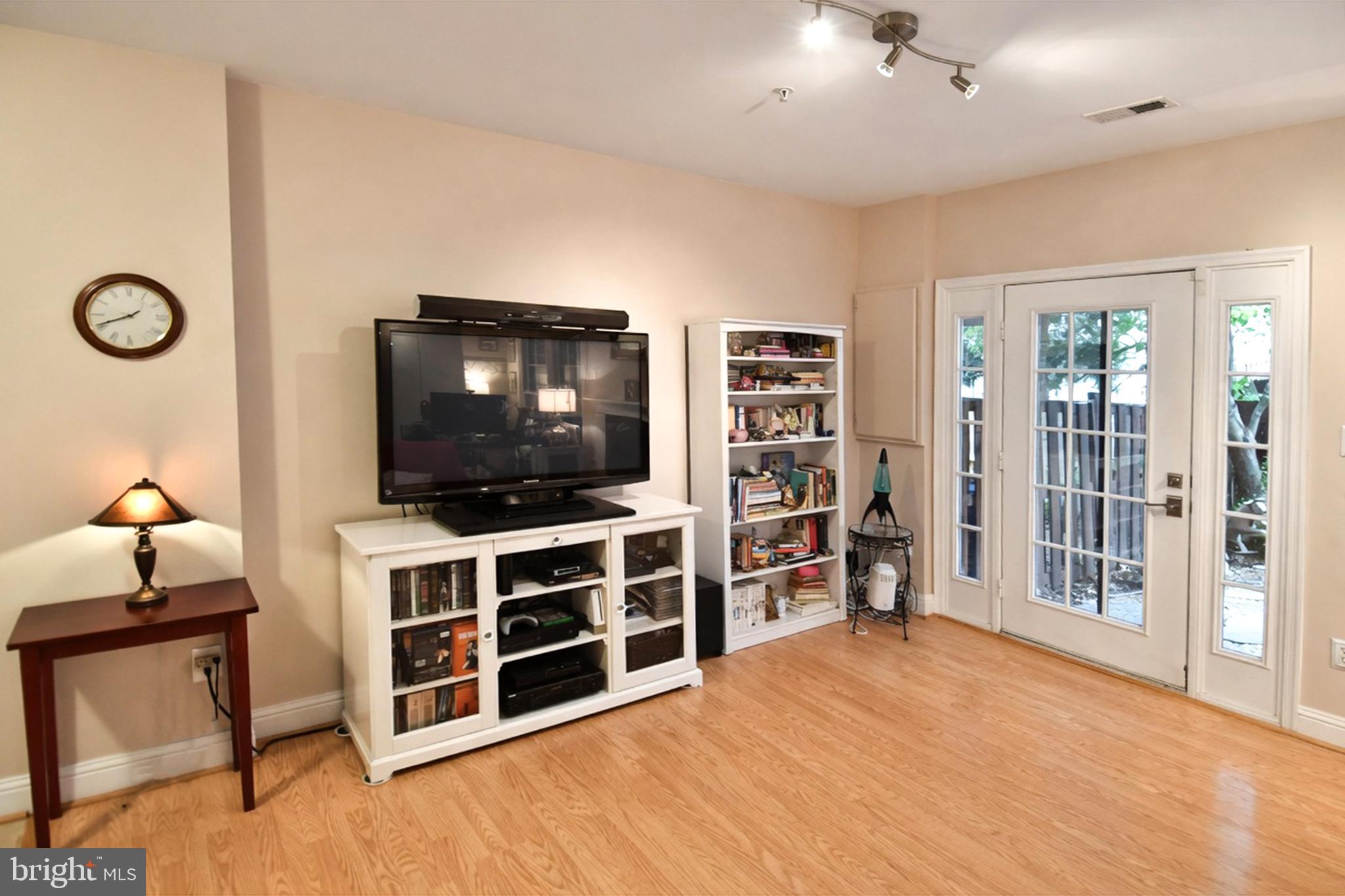TOWER OAKS - Residential