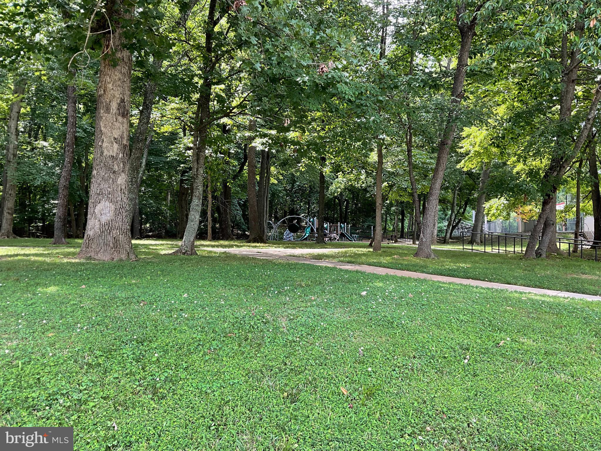 TOWER OAKS - Residential