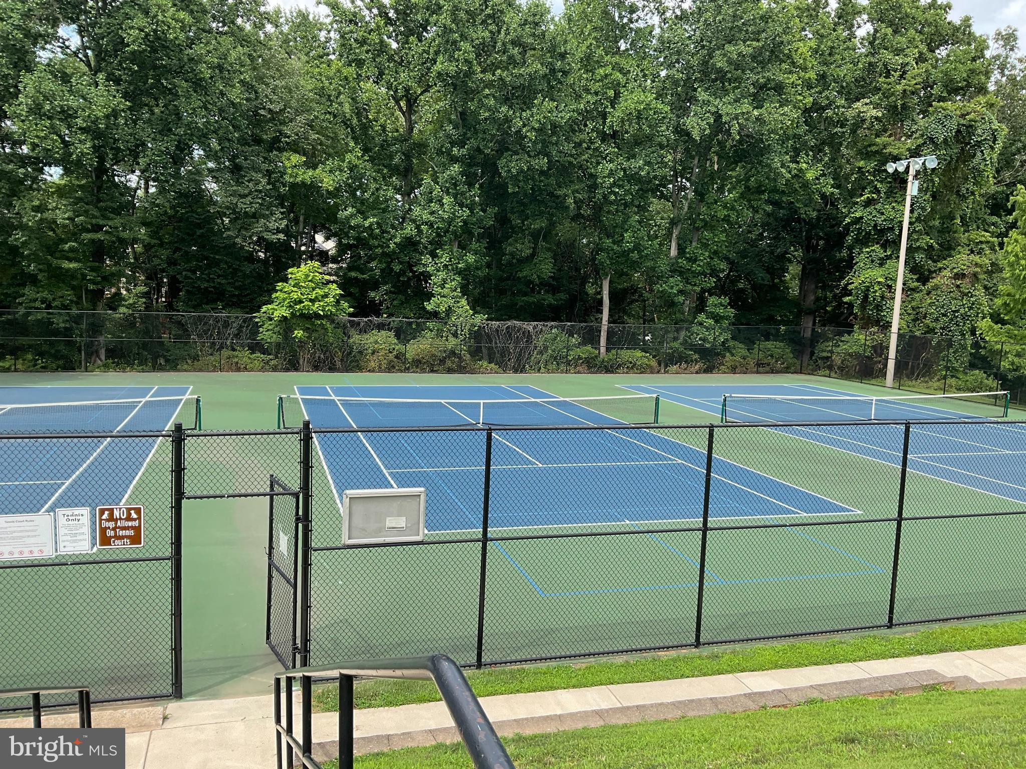 TOWER OAKS - Residential