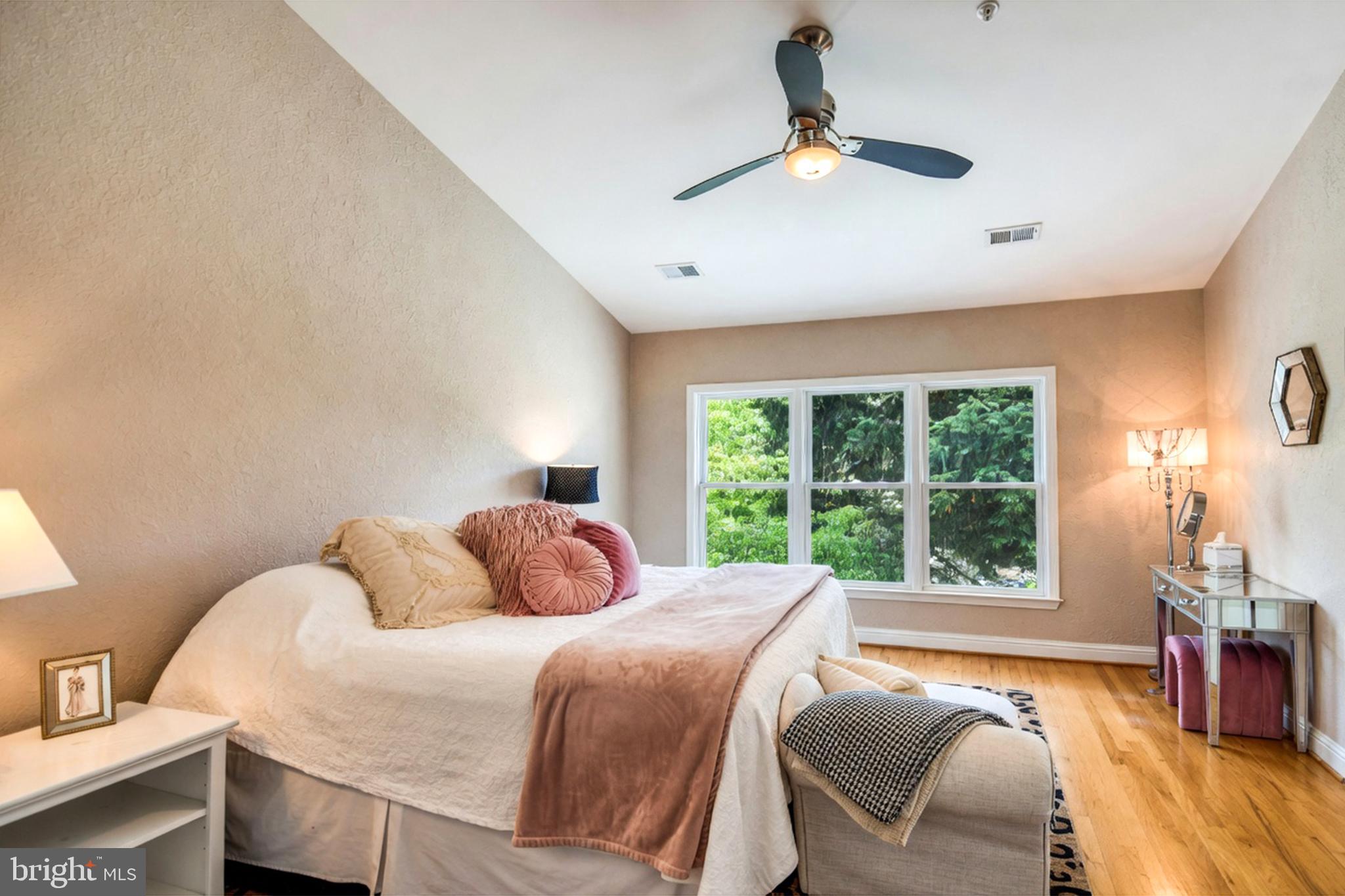 TOWER OAKS - Residential