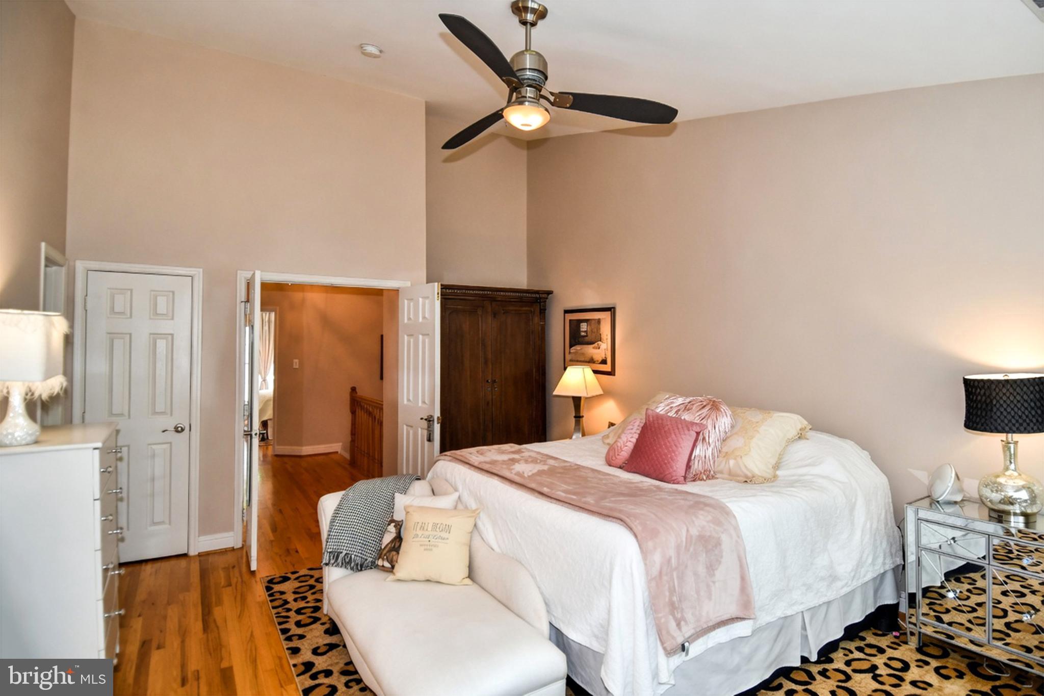 TOWER OAKS - Residential