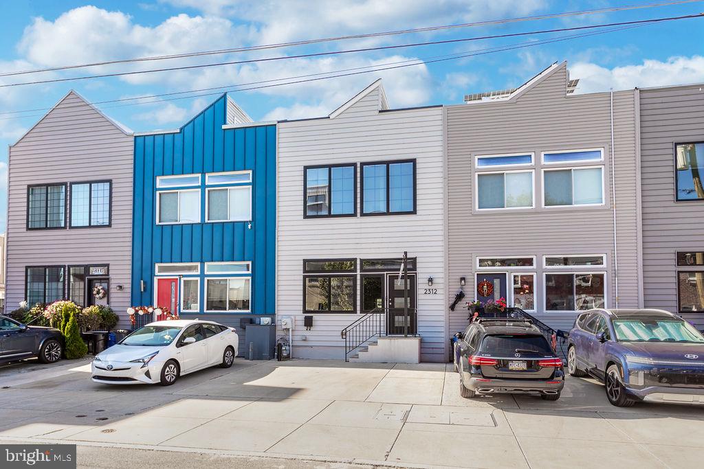 2312 E SERGEANT STREET