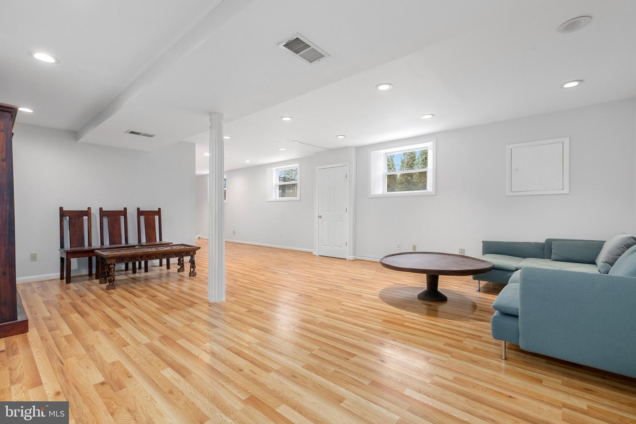 WOODSIDE PARK - Residential