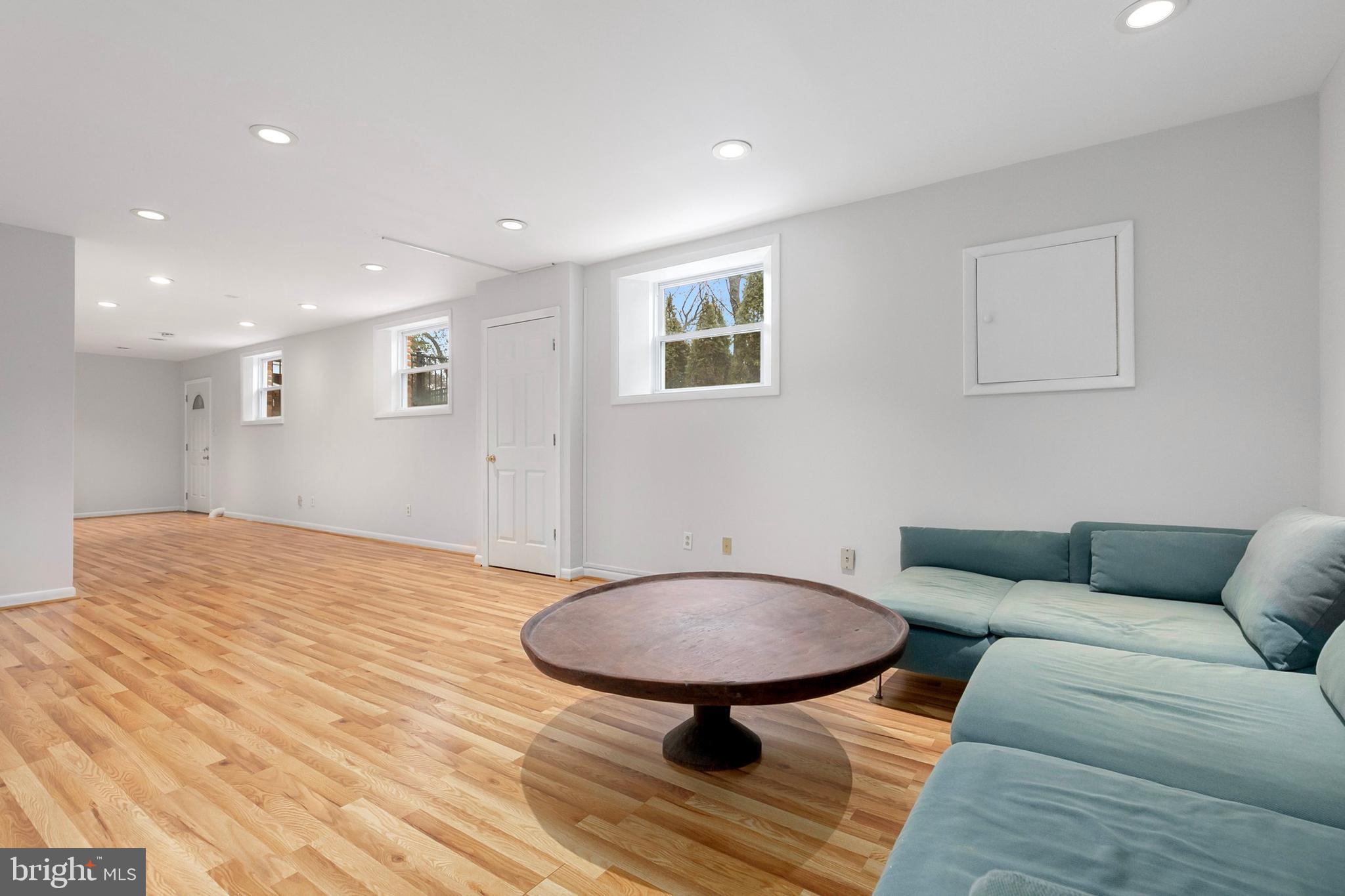 WOODSIDE PARK - Residential