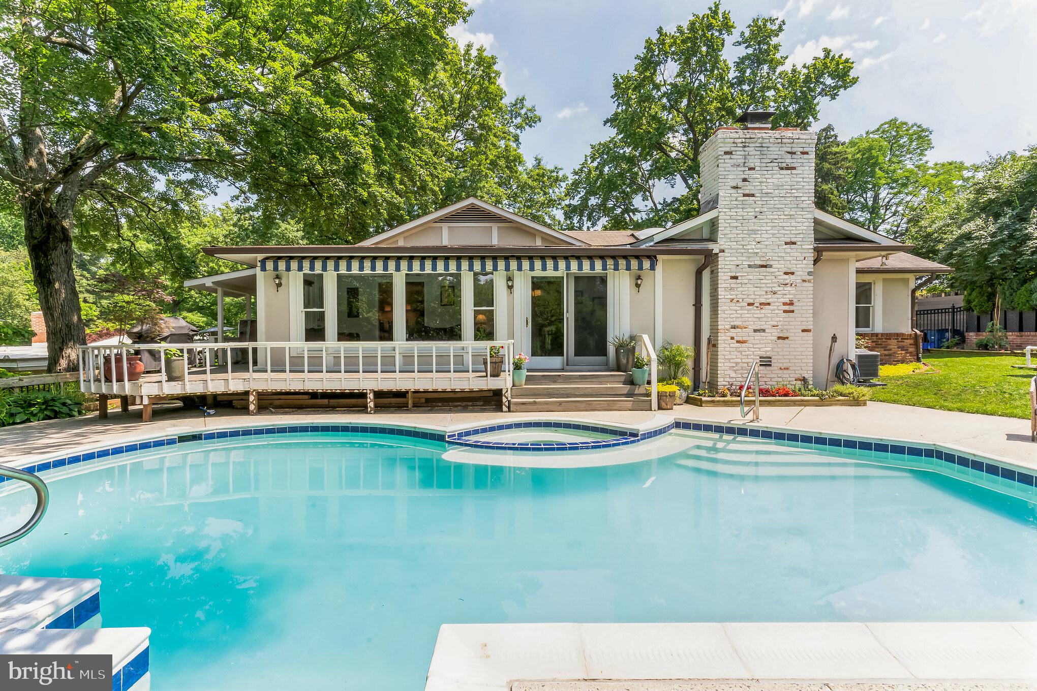 WOODSIDE PARK - Residential