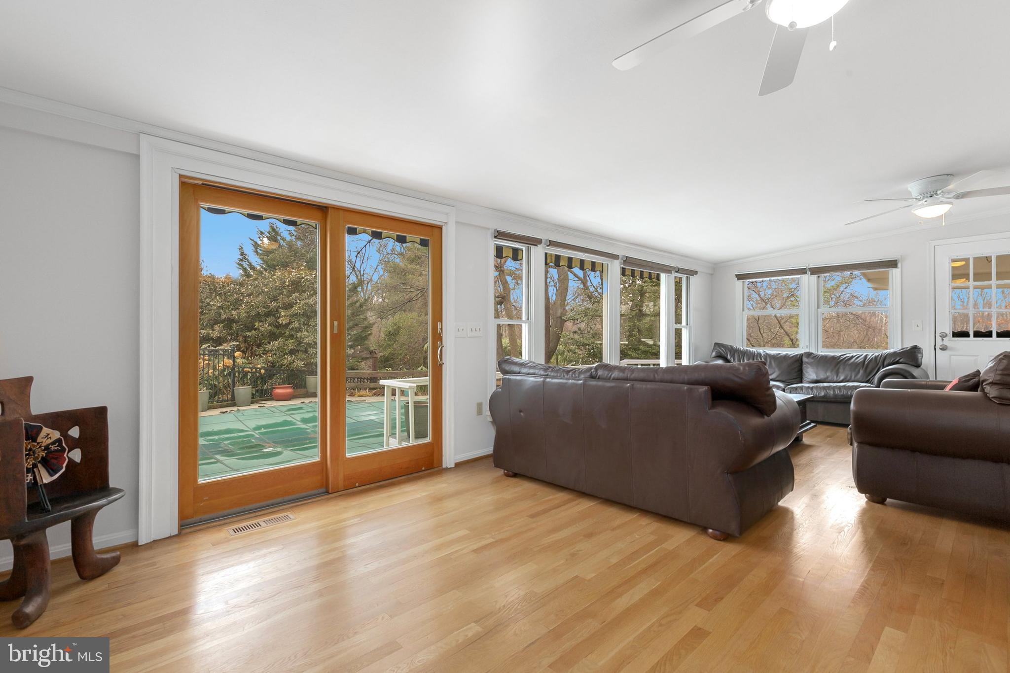 WOODSIDE PARK - Residential