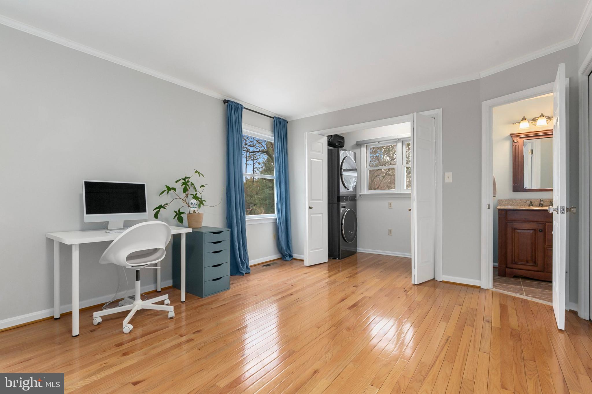 WOODSIDE PARK - Residential