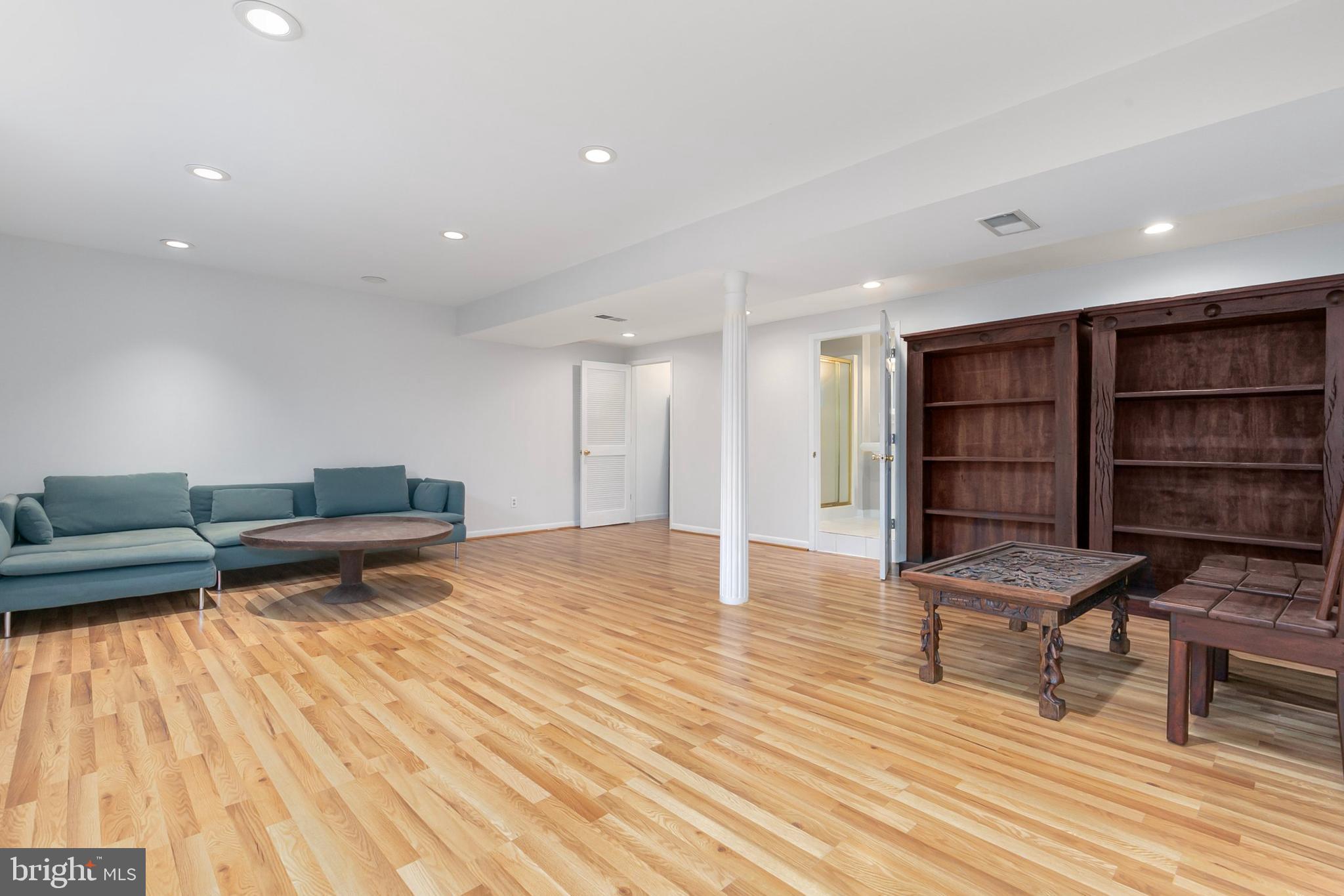 WOODSIDE PARK - Residential