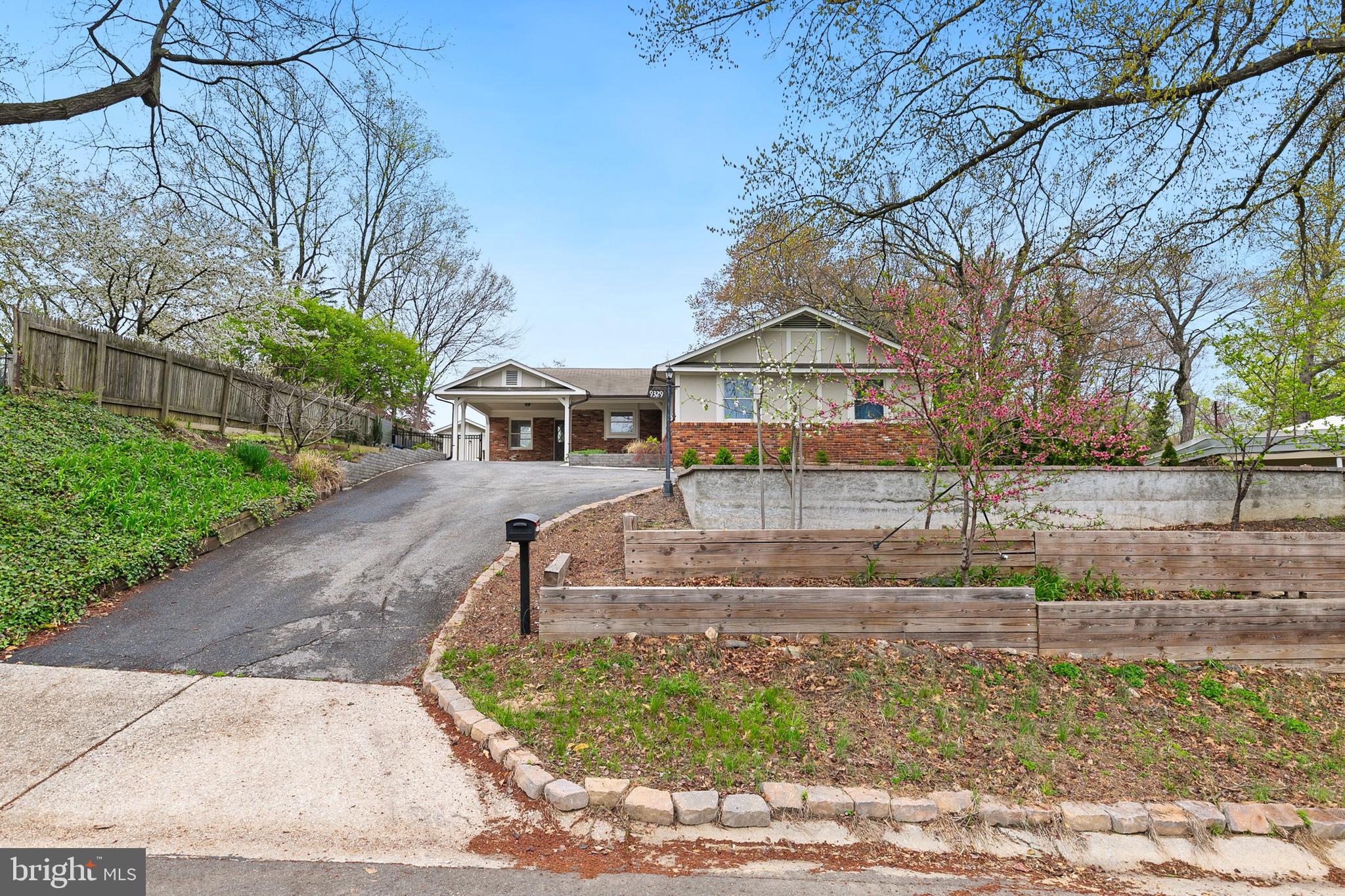 WOODSIDE PARK - Residential