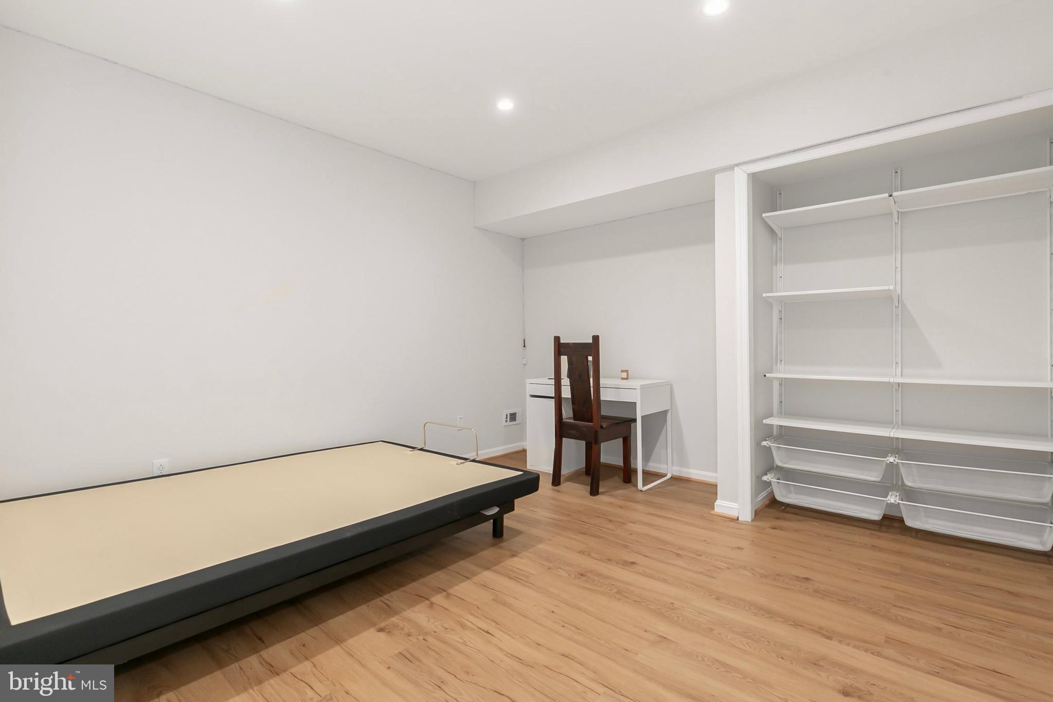 WOODSIDE PARK - Residential