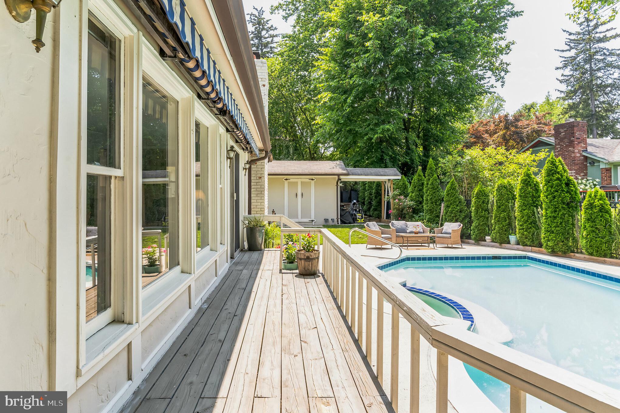 WOODSIDE PARK - Residential