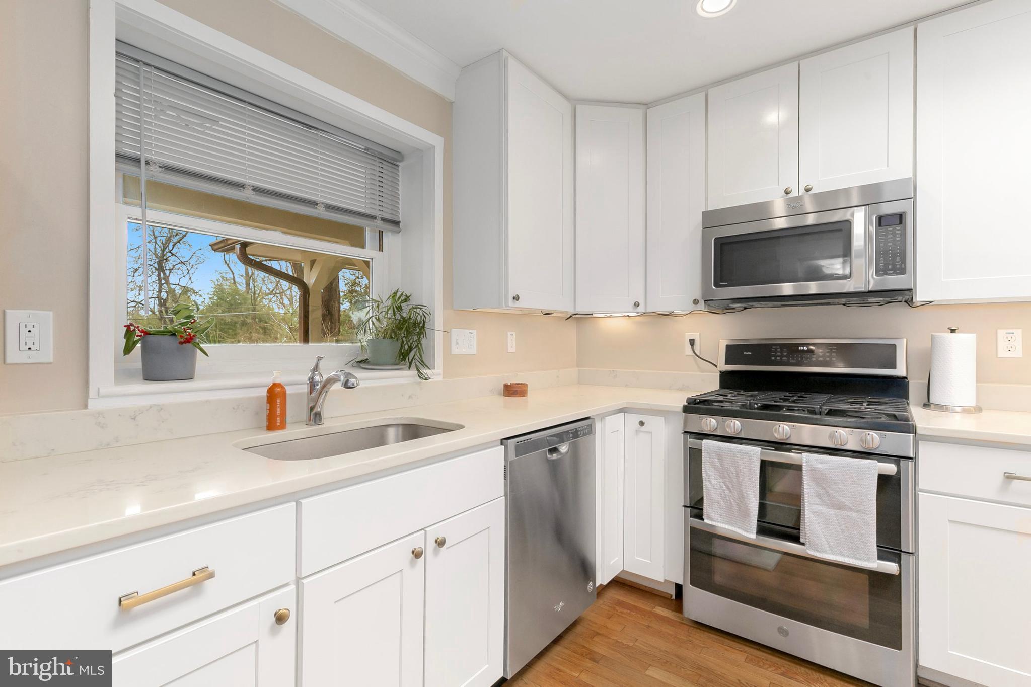 WOODSIDE PARK - Residential