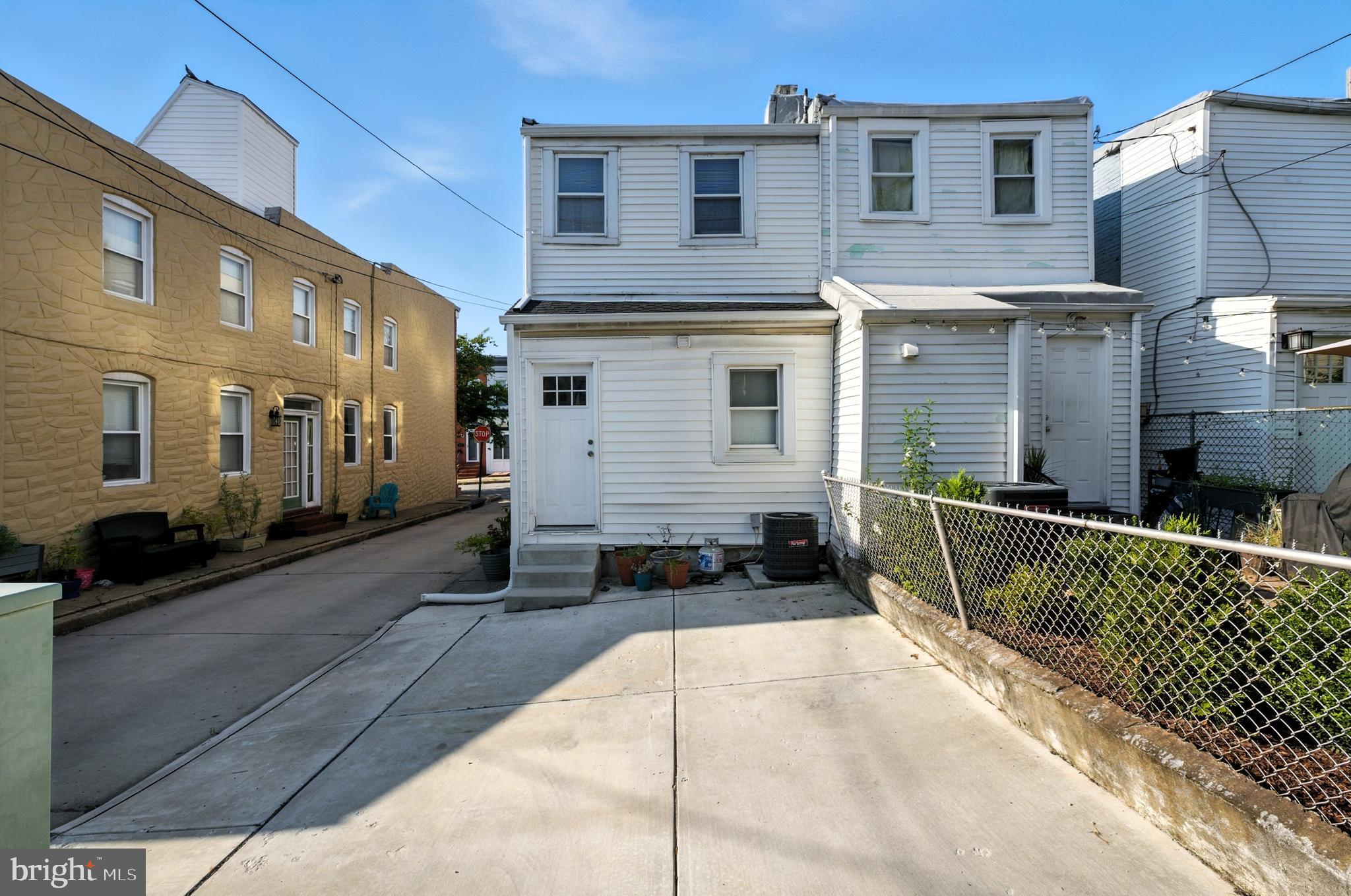 5 W HEATH STREET W