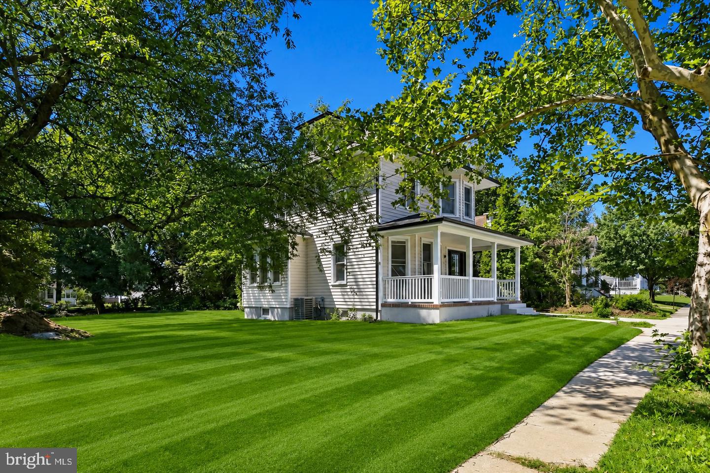 302 W WASHINGTON AVENUE