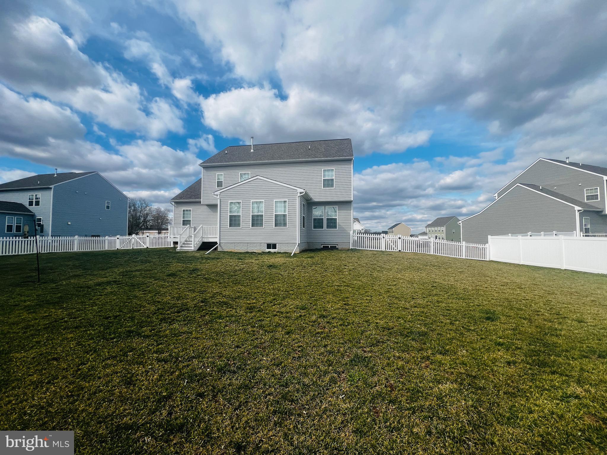 MCCAULEY CROSSING - Residential Lease