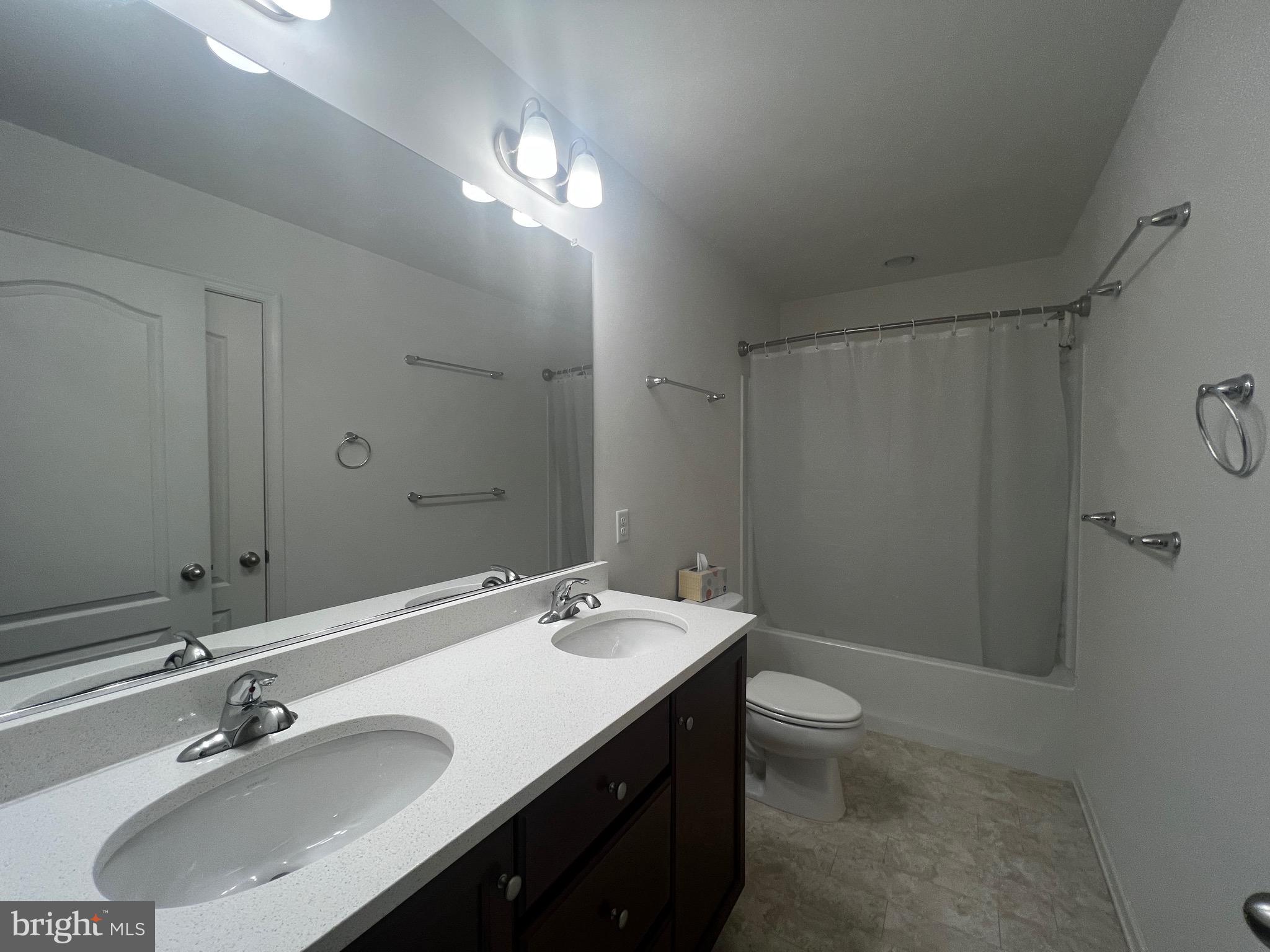 MCCAULEY CROSSING - Residential Lease