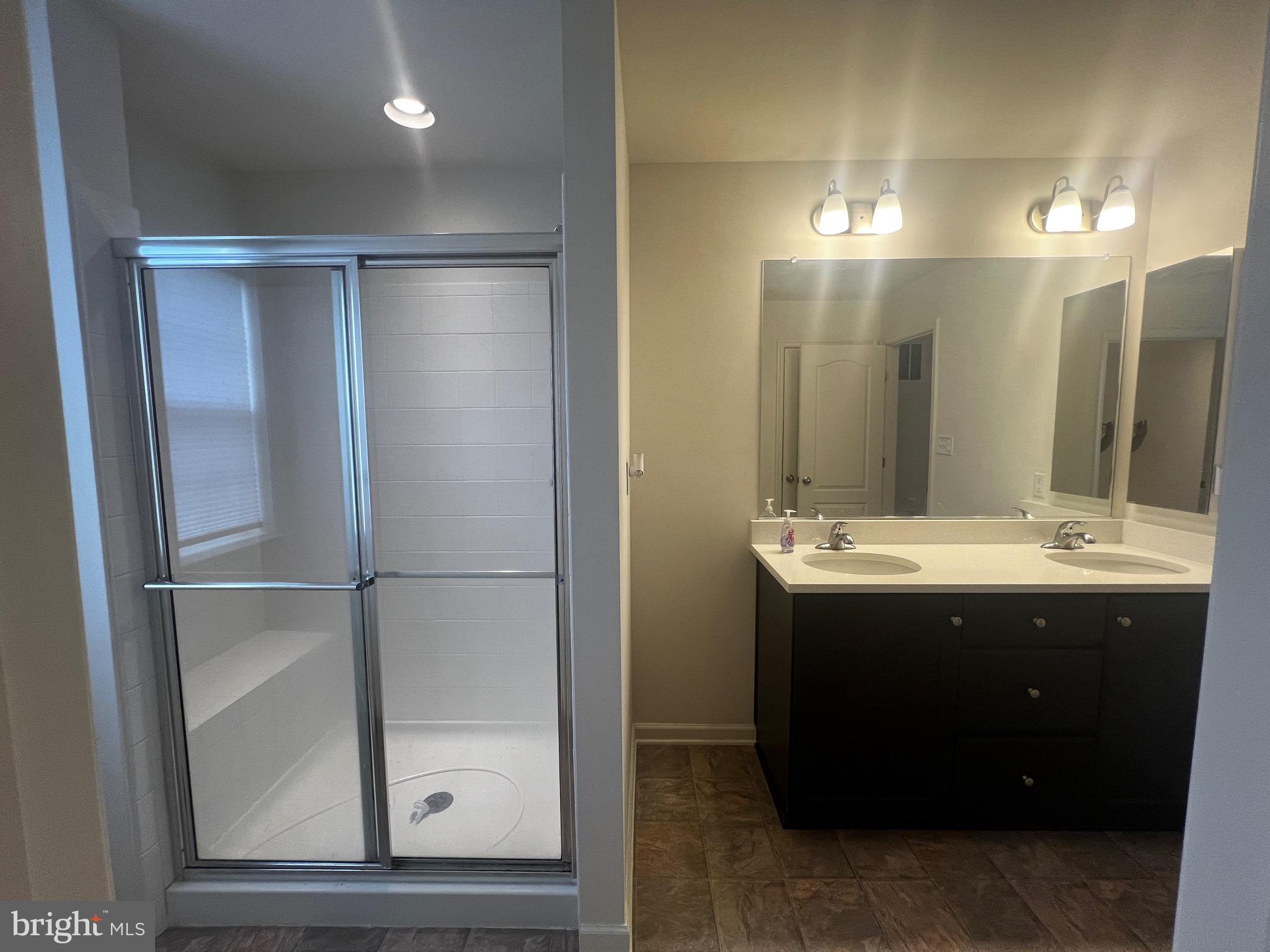 MCCAULEY CROSSING - Residential Lease