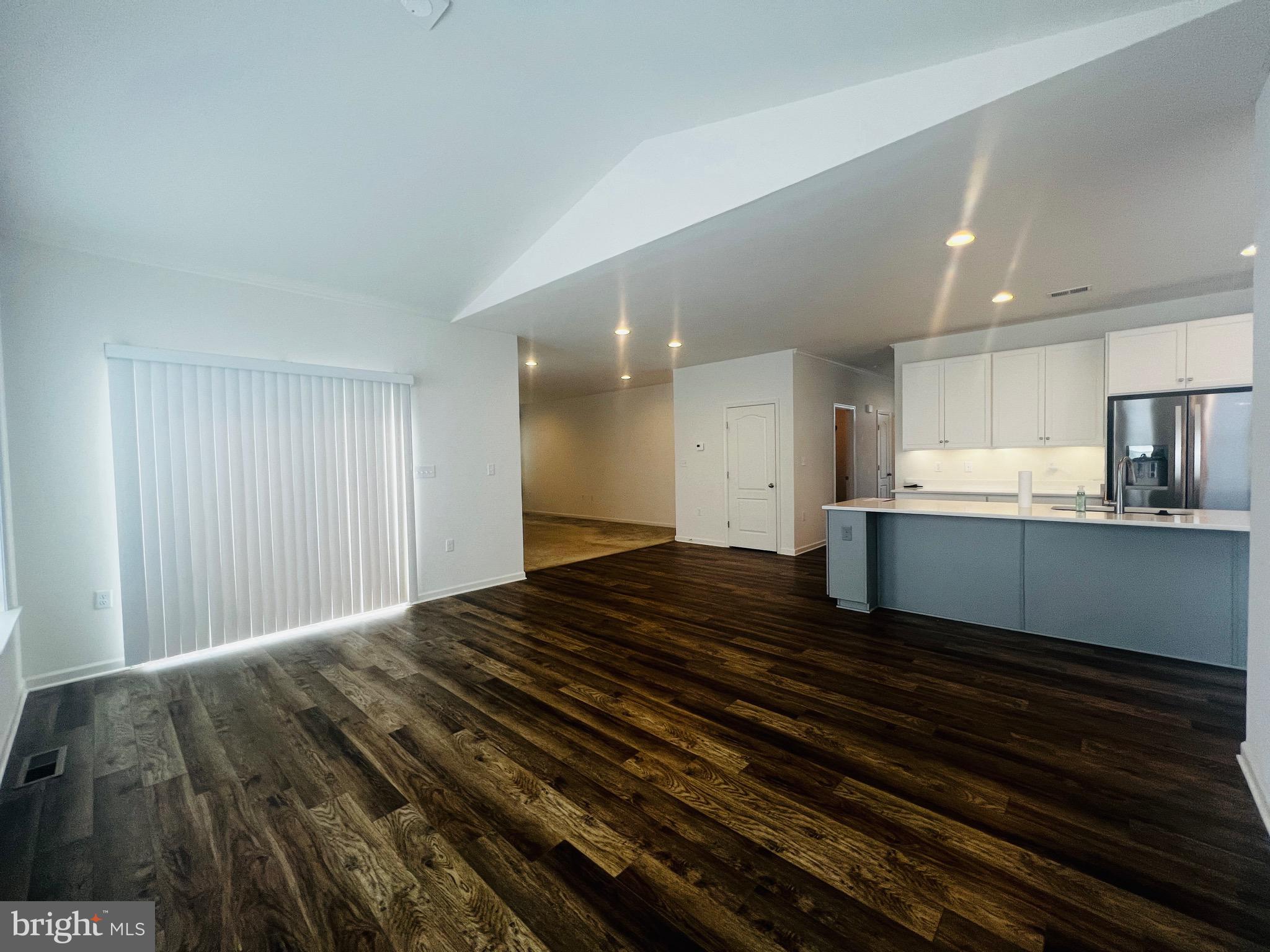 MCCAULEY CROSSING - Residential Lease